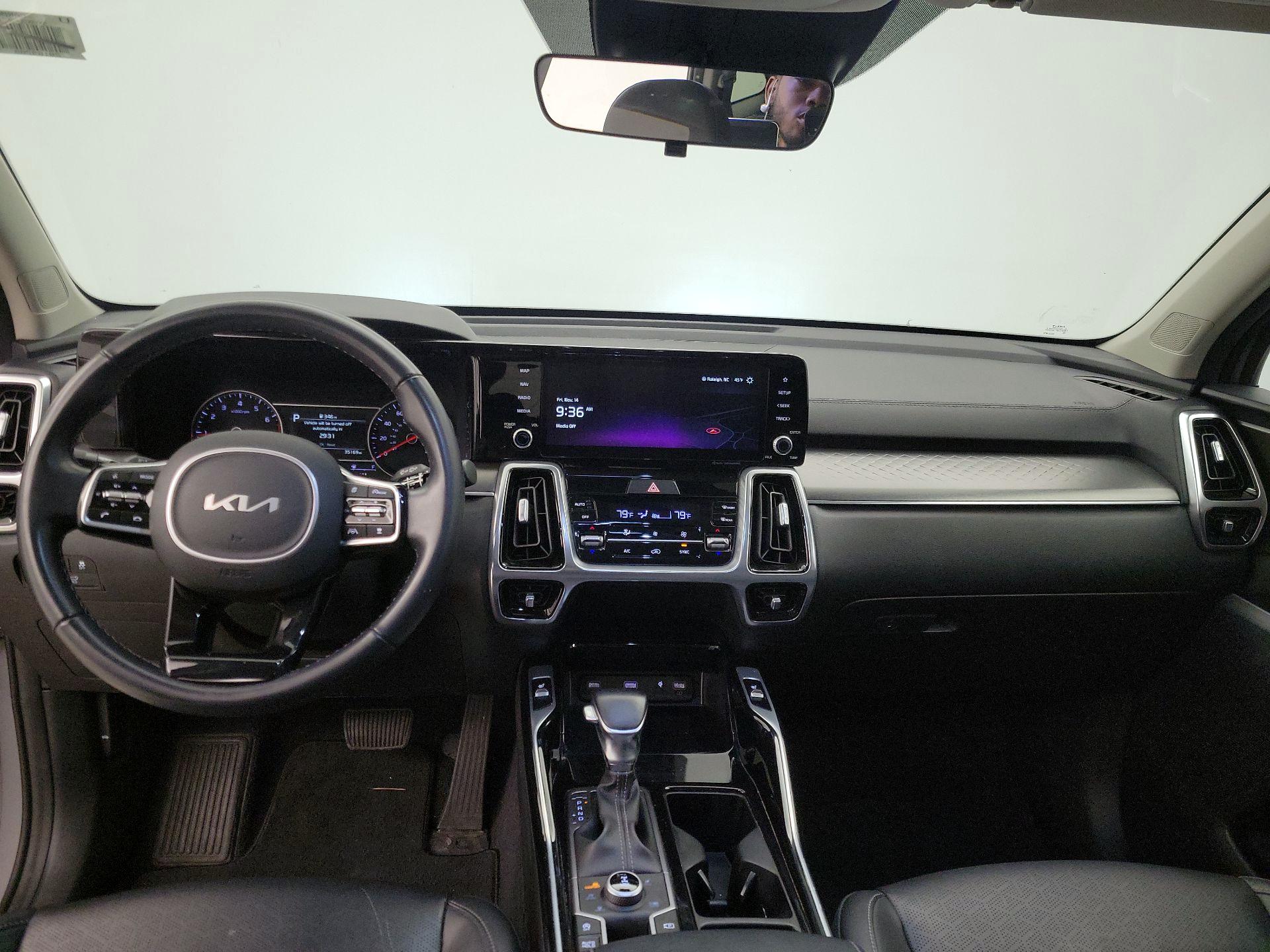 Thumbnail: 2022 Kia Sorento - 9