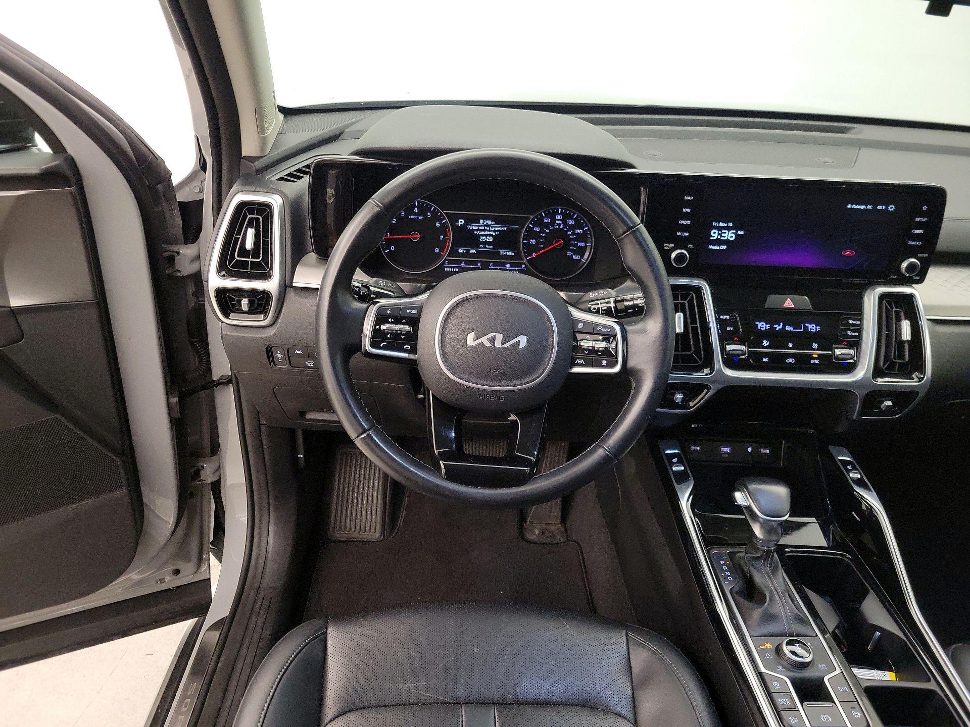 Thumbnail: 2022 Kia Sorento - 10