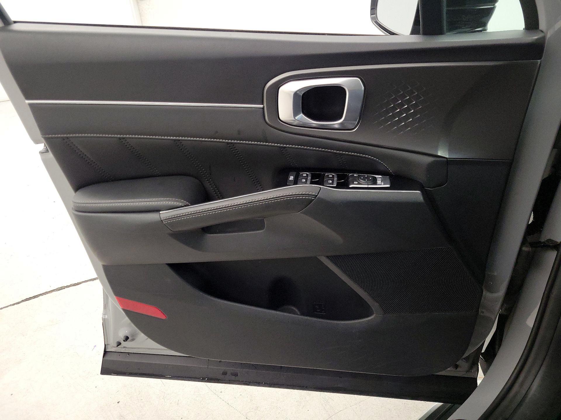 Thumbnail: 2022 Kia Sorento - 12