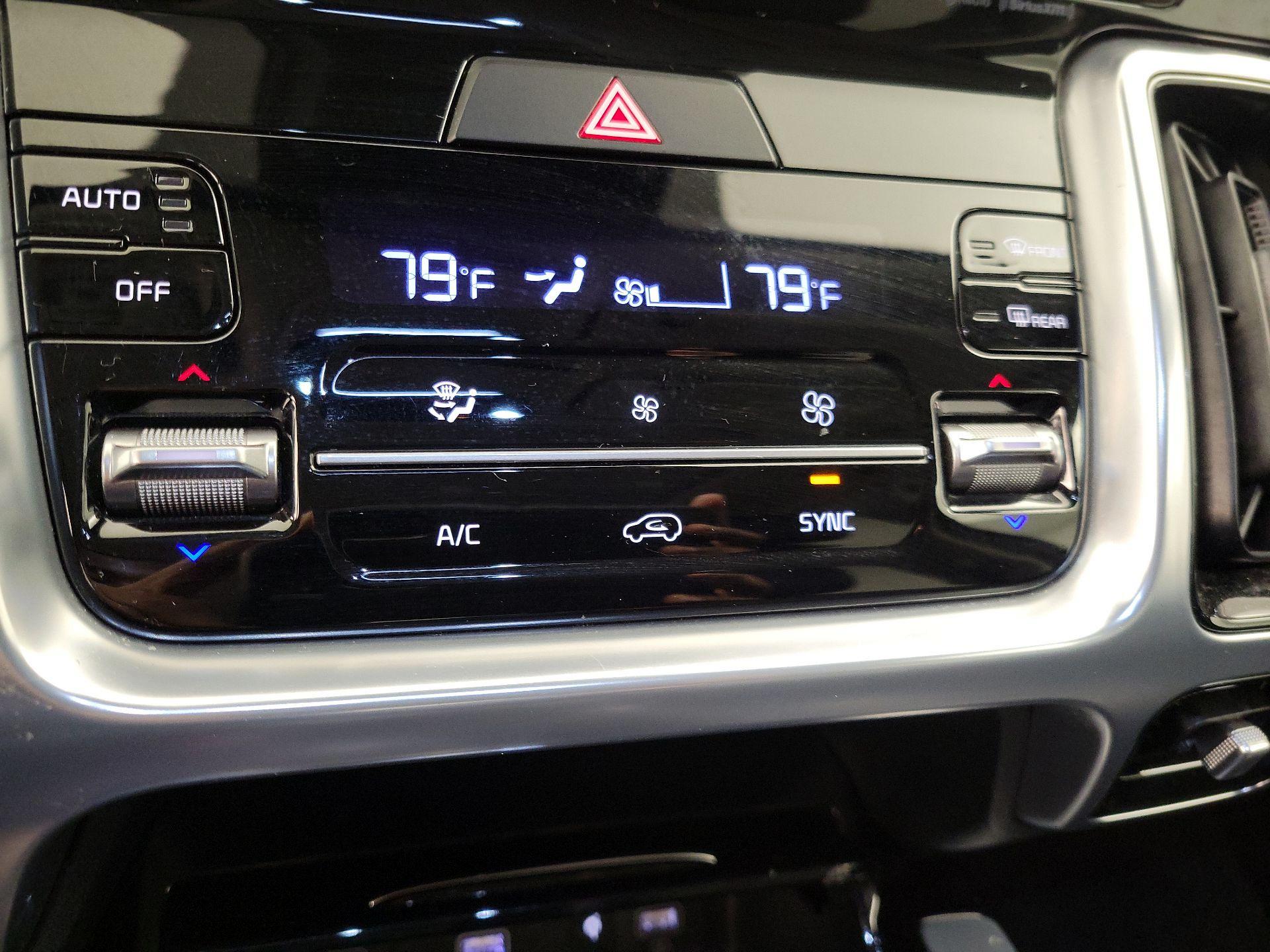 Thumbnail: 2022 Kia Sorento - 16