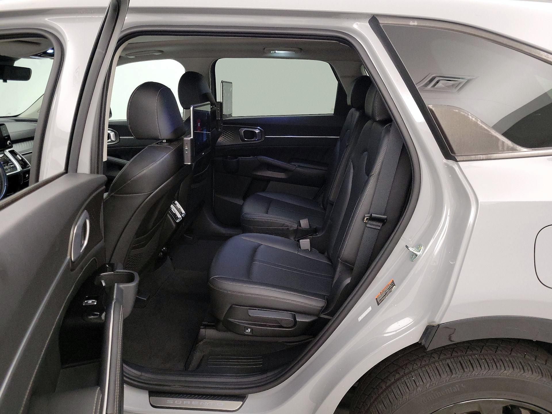 Thumbnail: 2022 Kia Sorento - 19