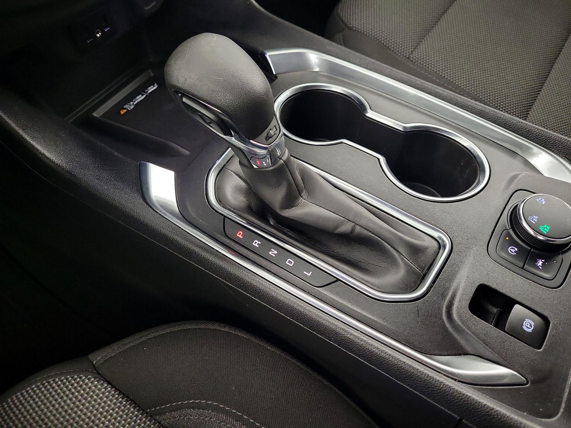 Thumbnail: 2023 Chevrolet Traverse - 15