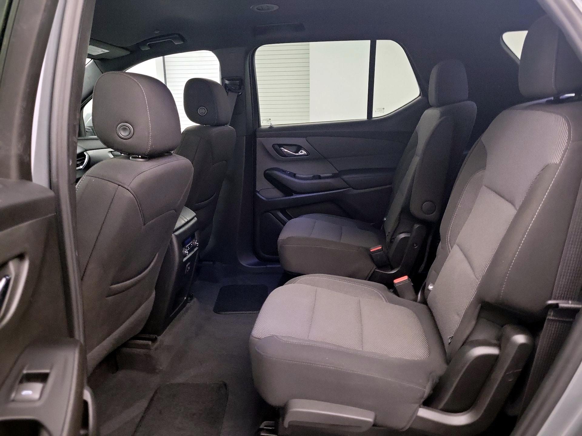 Thumbnail: 2023 Chevrolet Traverse - 17