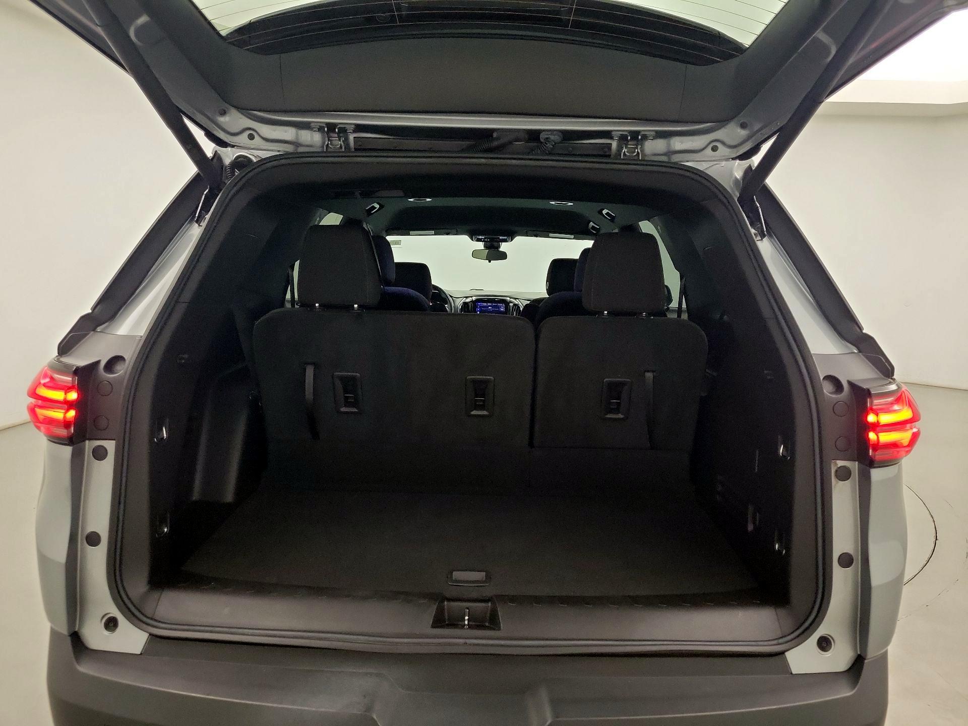 Thumbnail: 2023 Chevrolet Traverse - 19