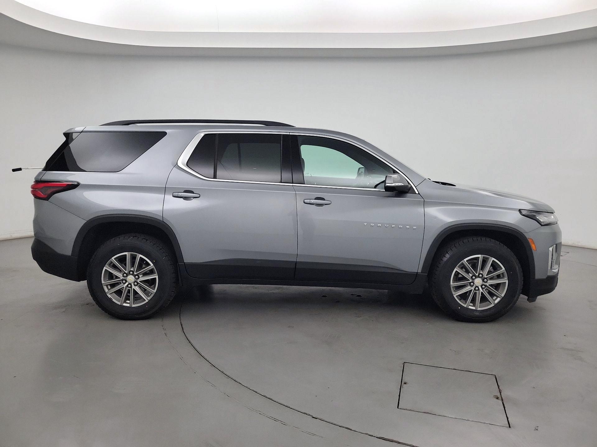 Thumbnail: 2023 Chevrolet Traverse - 4