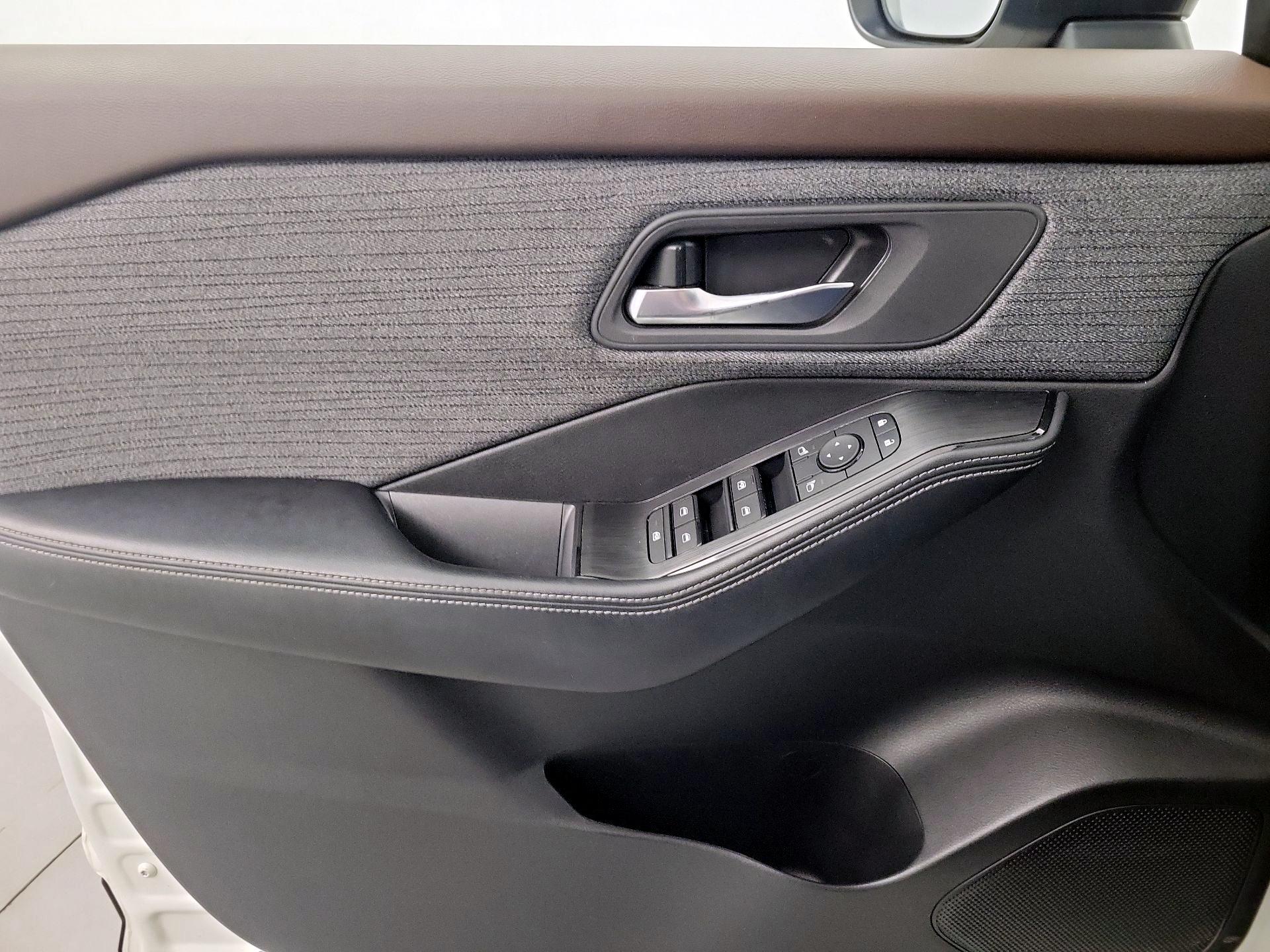 Thumbnail: 2023 Nissan Rogue - 10