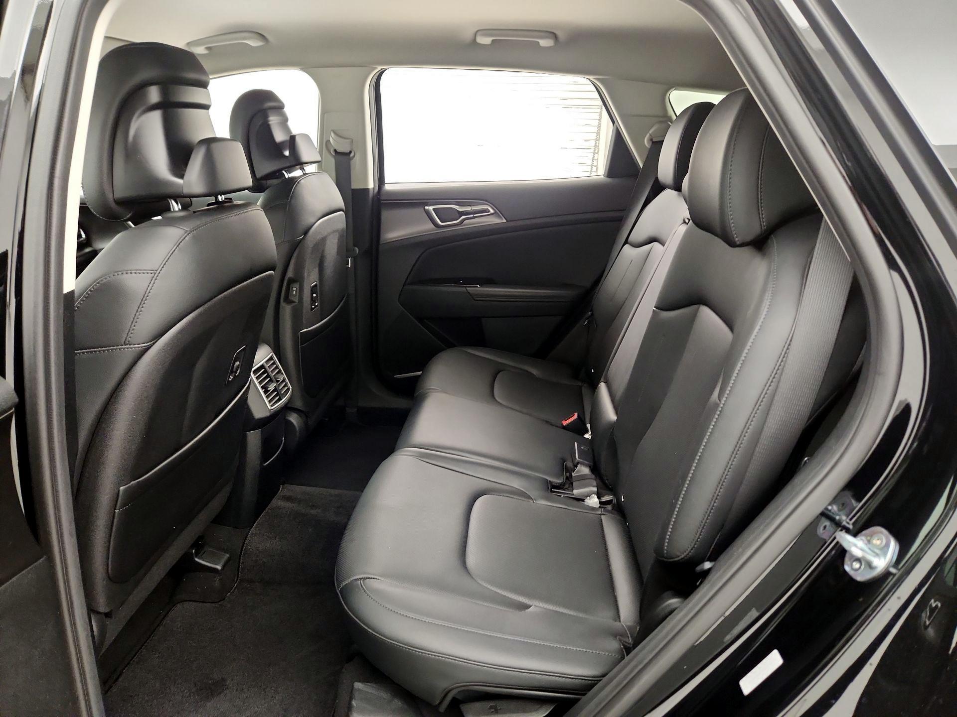 Thumbnail: 2023 Kia Sportage - 20