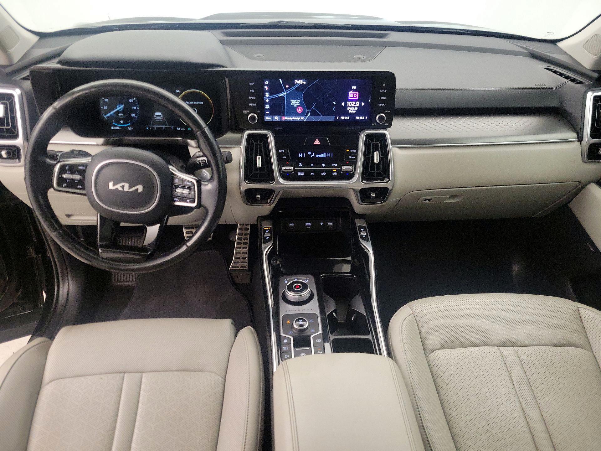 Thumbnail: 2023 Kia Sorento - 9