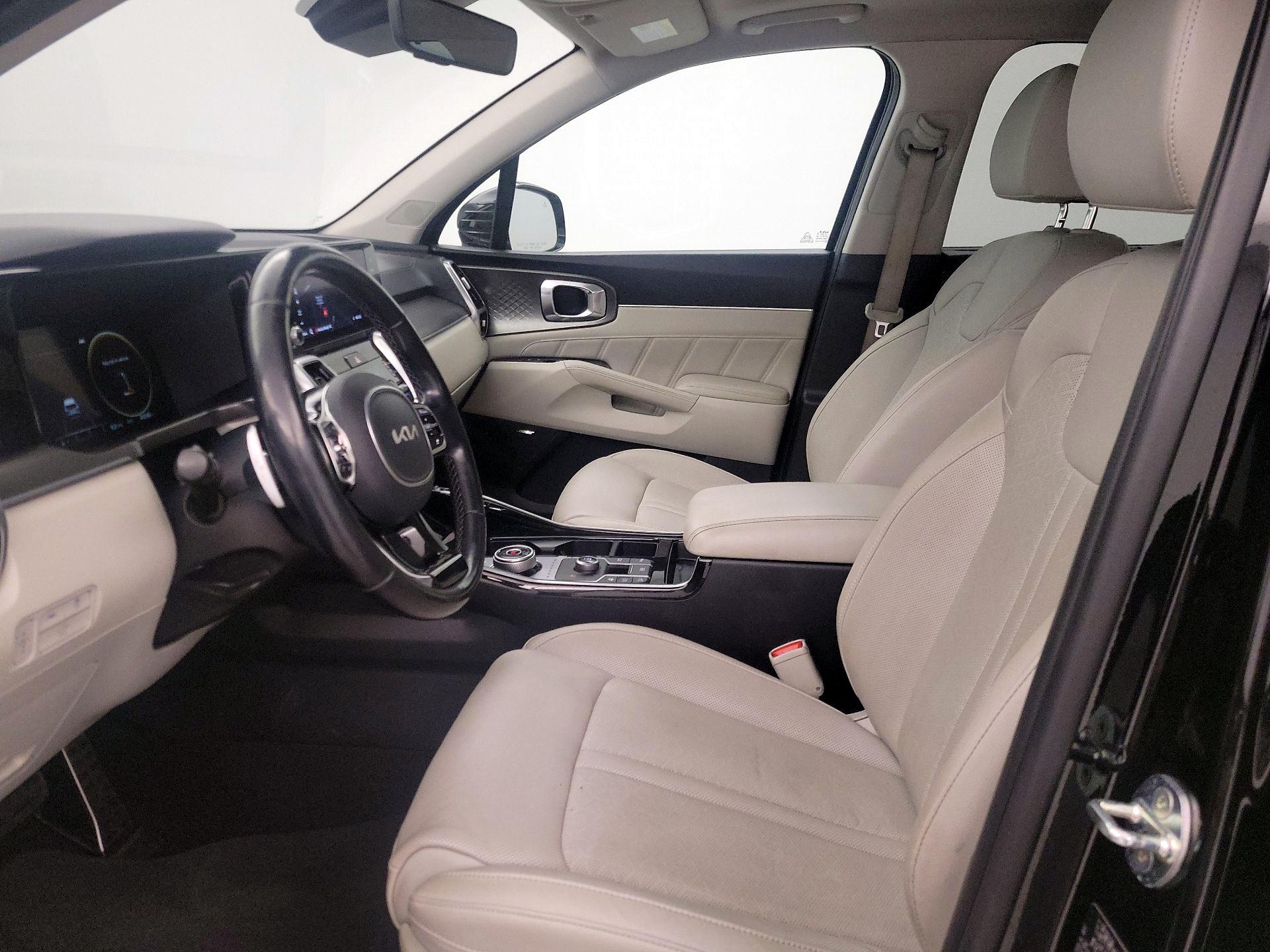 Thumbnail: 2023 Kia Sorento - 11