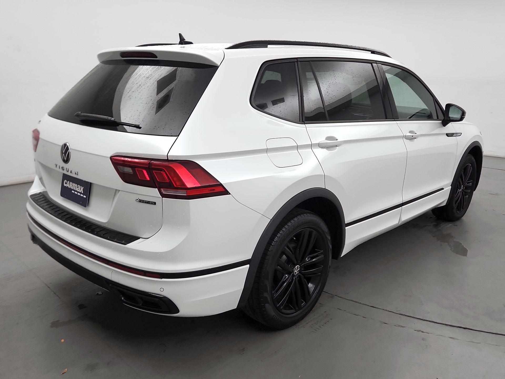 Thumbnail: 2022 Volkswagen Tiguan - 5