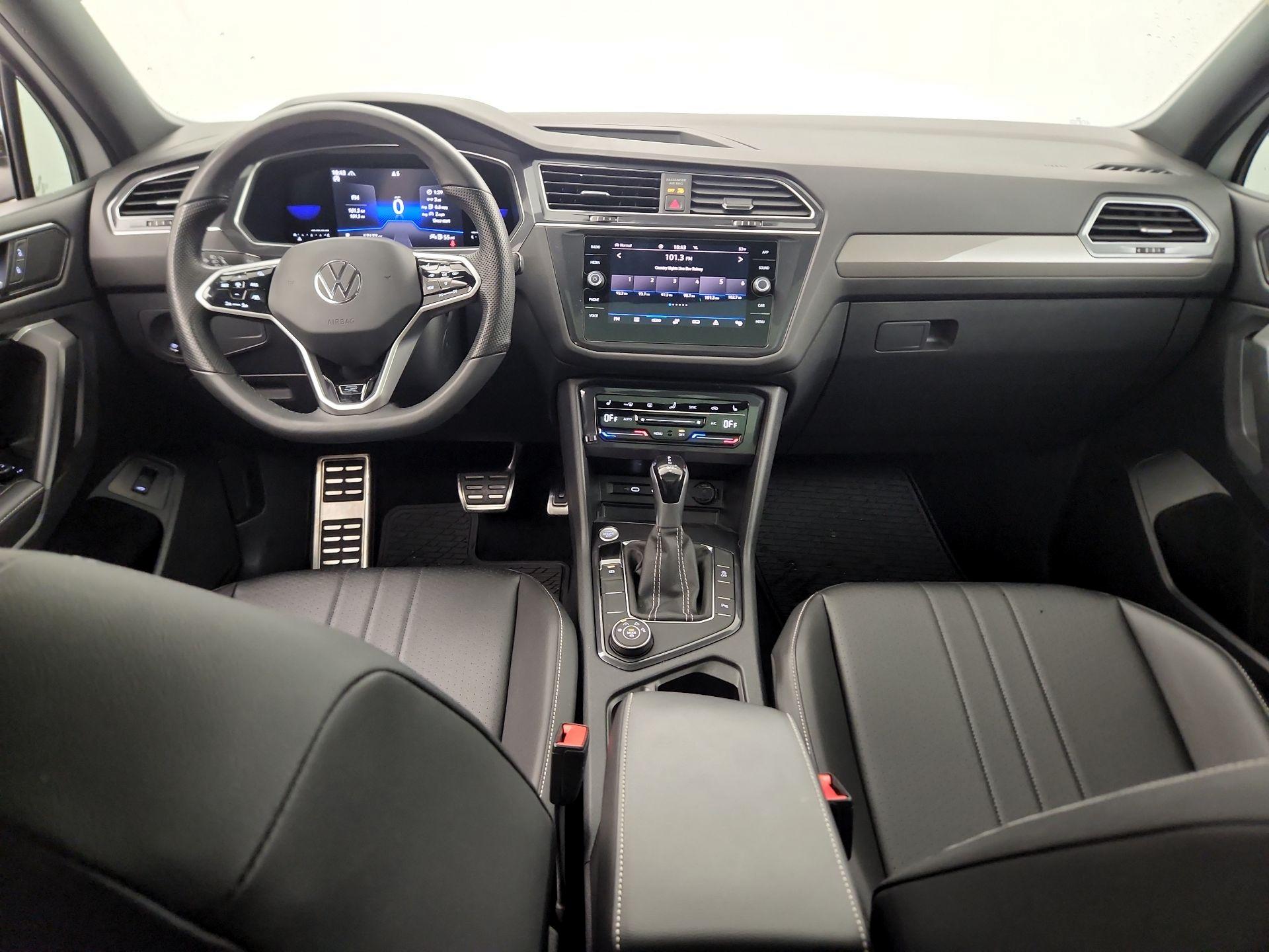 Thumbnail: 2022 Volkswagen Tiguan - 8