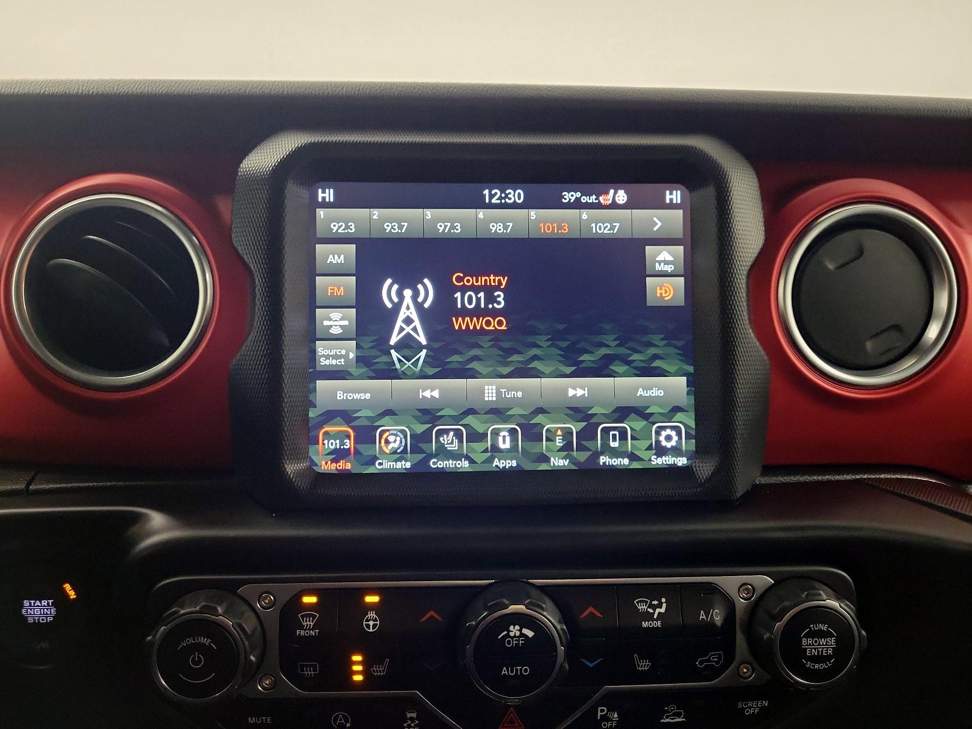 Thumbnail: 2022 Jeep Wrangler - 14