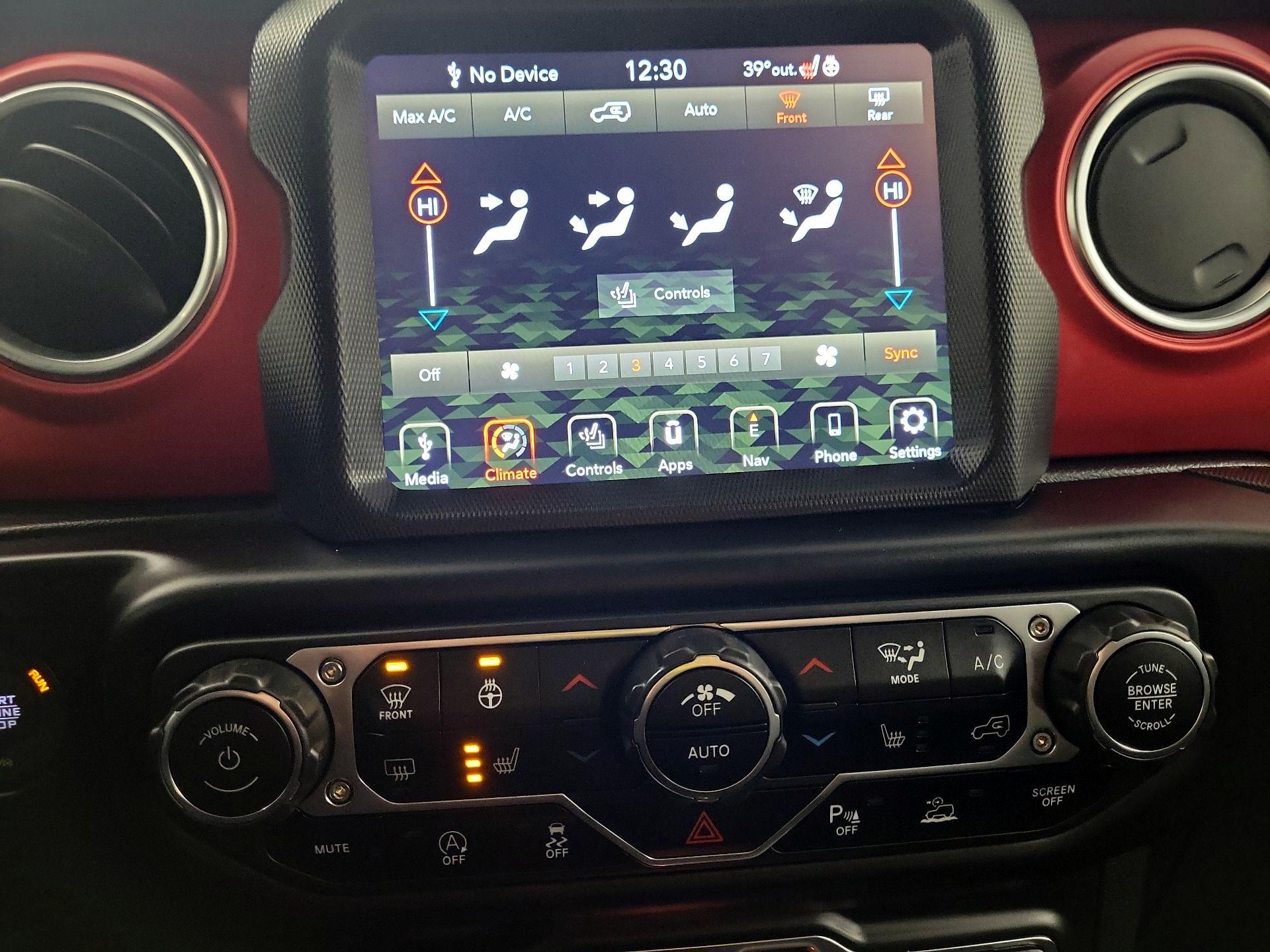 Thumbnail: 2022 Jeep Wrangler - 15