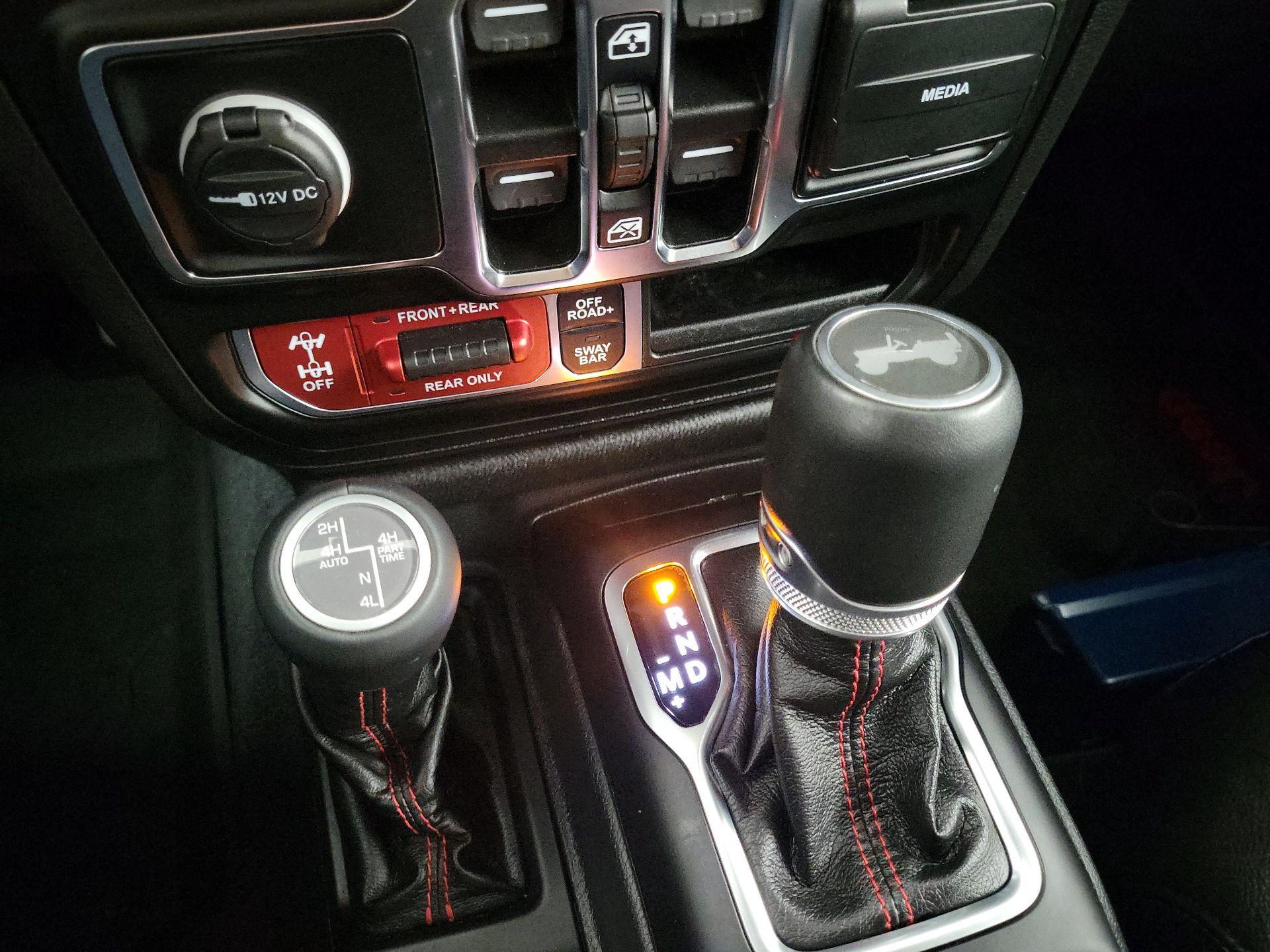 Thumbnail: 2022 Jeep Wrangler - 16