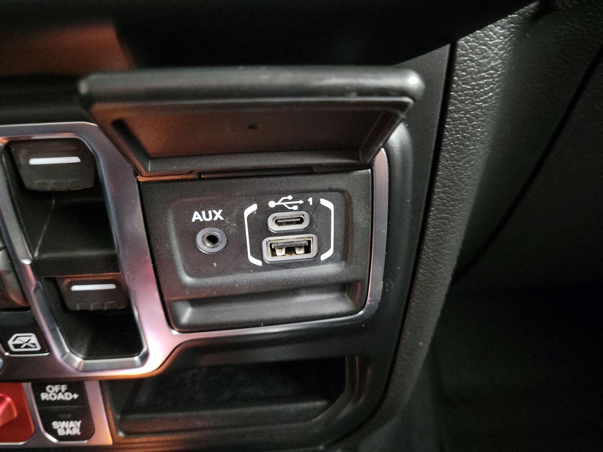 Thumbnail: 2022 Jeep Wrangler - 17