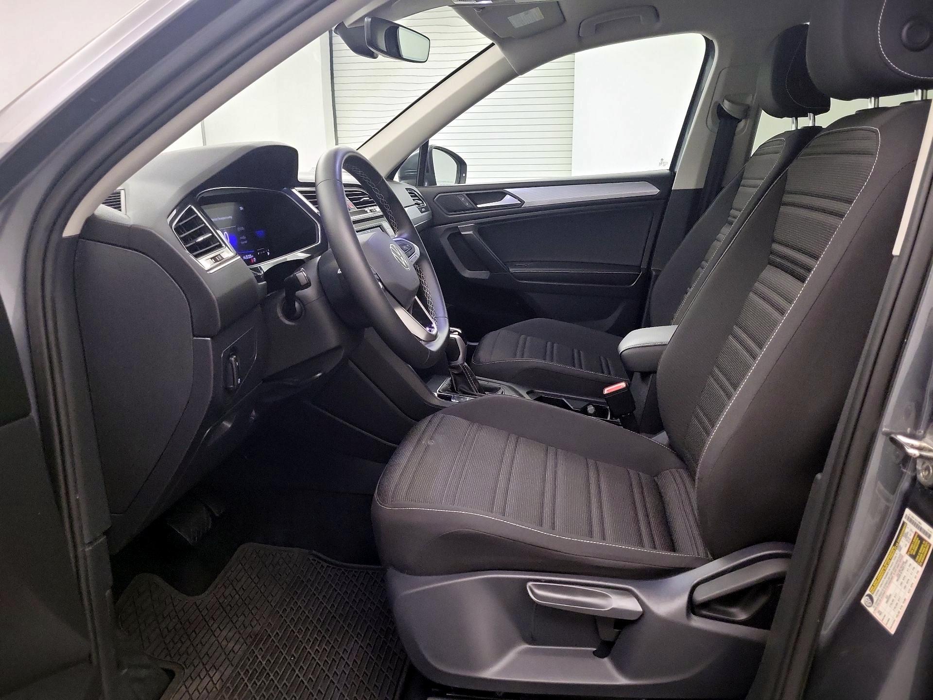 Thumbnail: 2022 Volkswagen Tiguan - 9