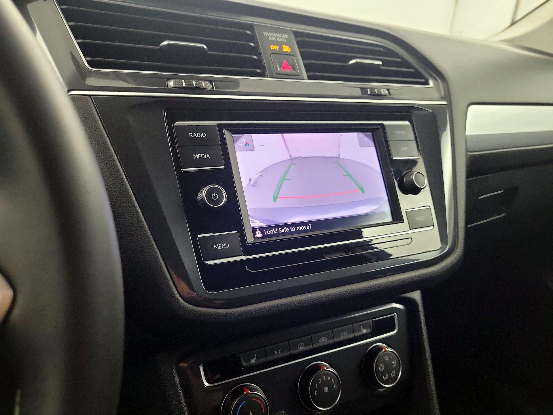 Thumbnail: 2022 Volkswagen Tiguan - 12