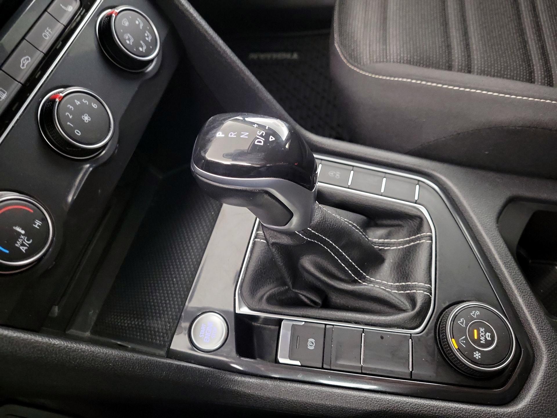 Thumbnail: 2022 Volkswagen Tiguan - 15