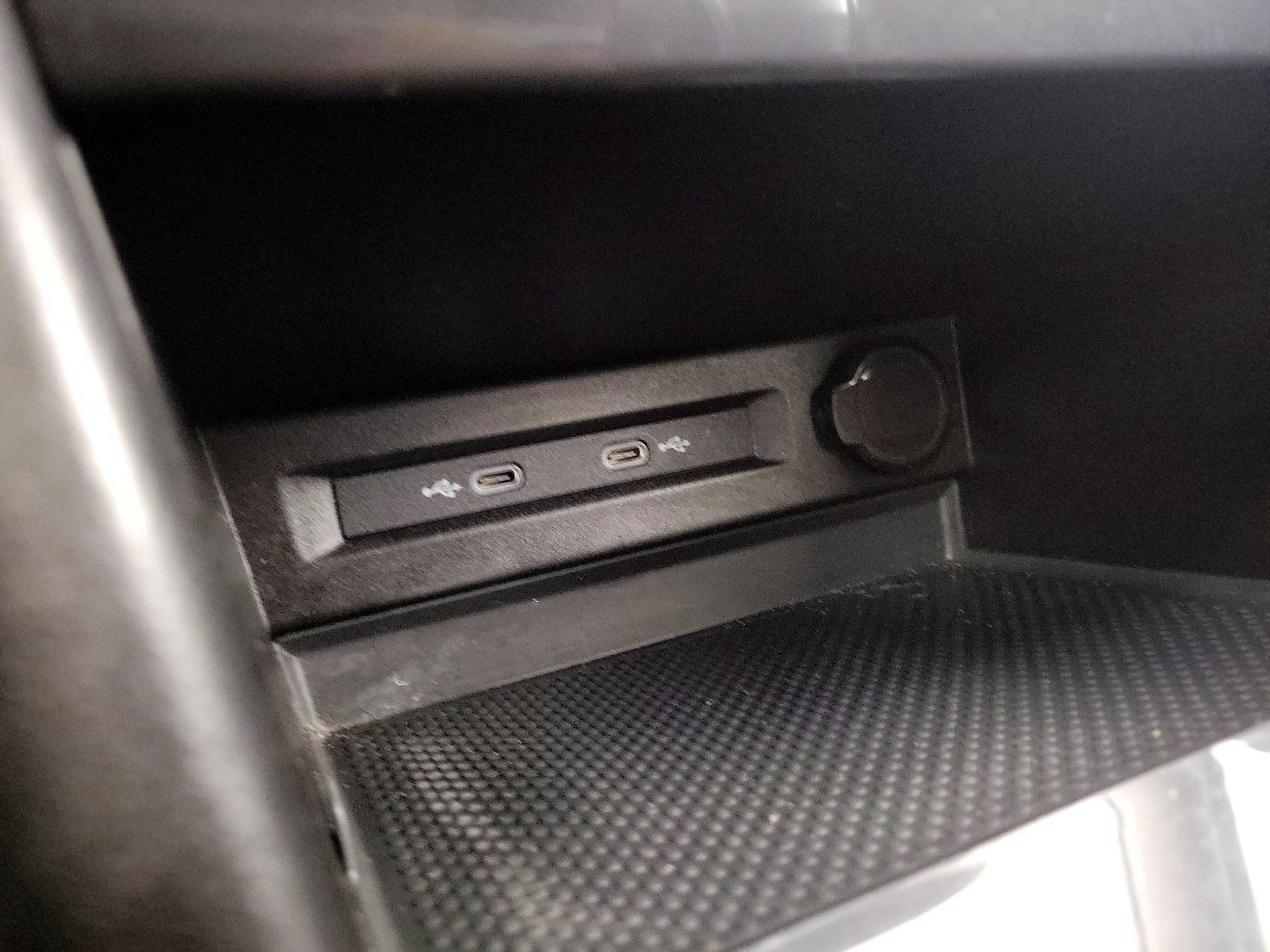 Thumbnail: 2022 Volkswagen Tiguan - 16