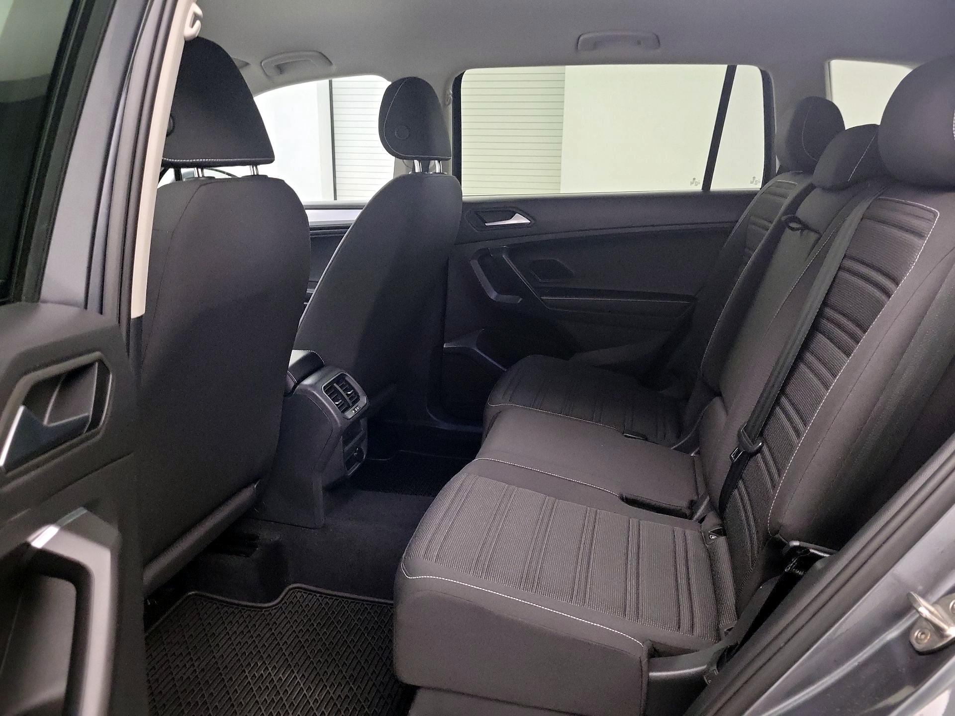 Thumbnail: 2022 Volkswagen Tiguan - 17