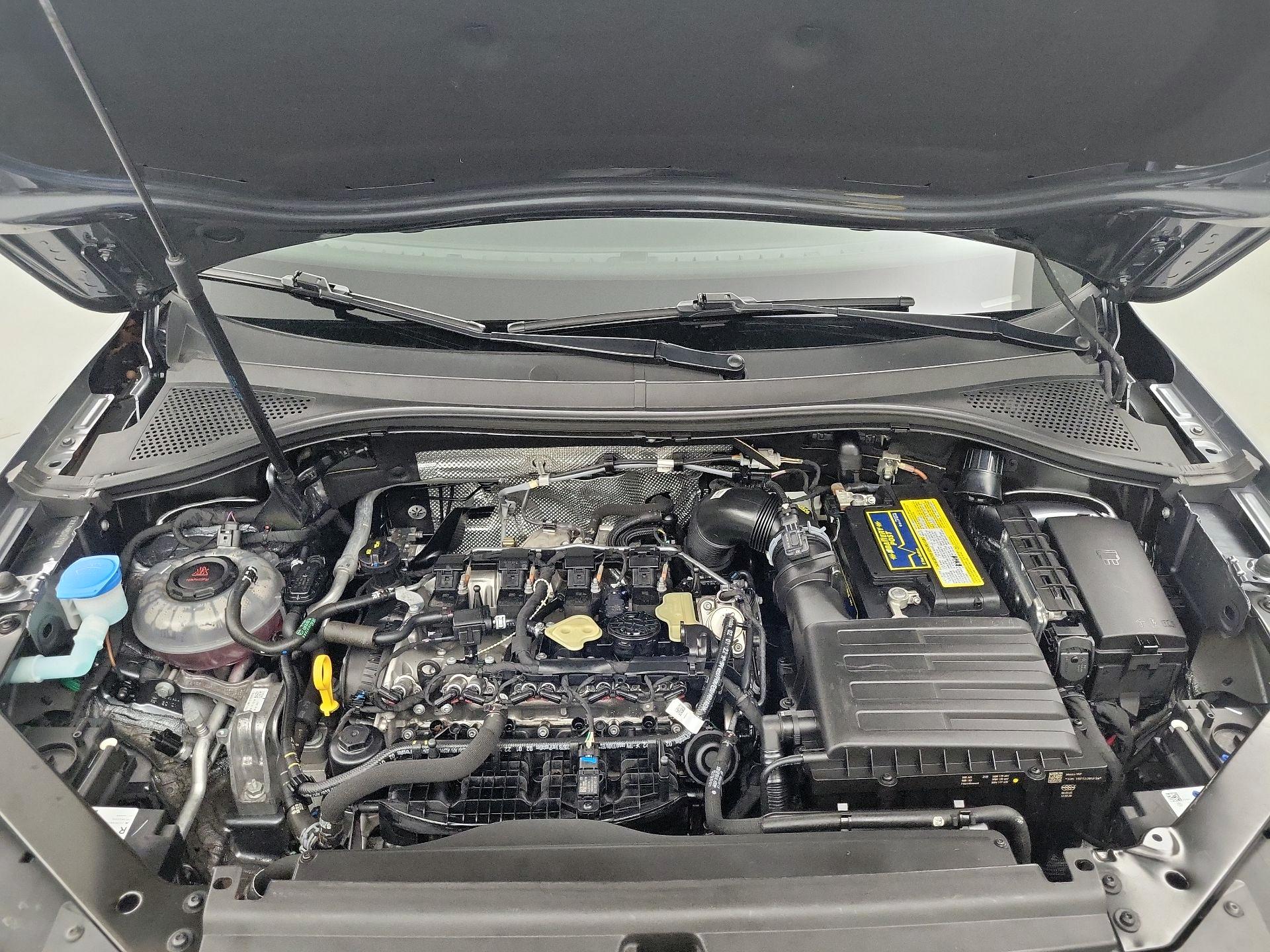 Thumbnail: 2022 Volkswagen Tiguan - 19