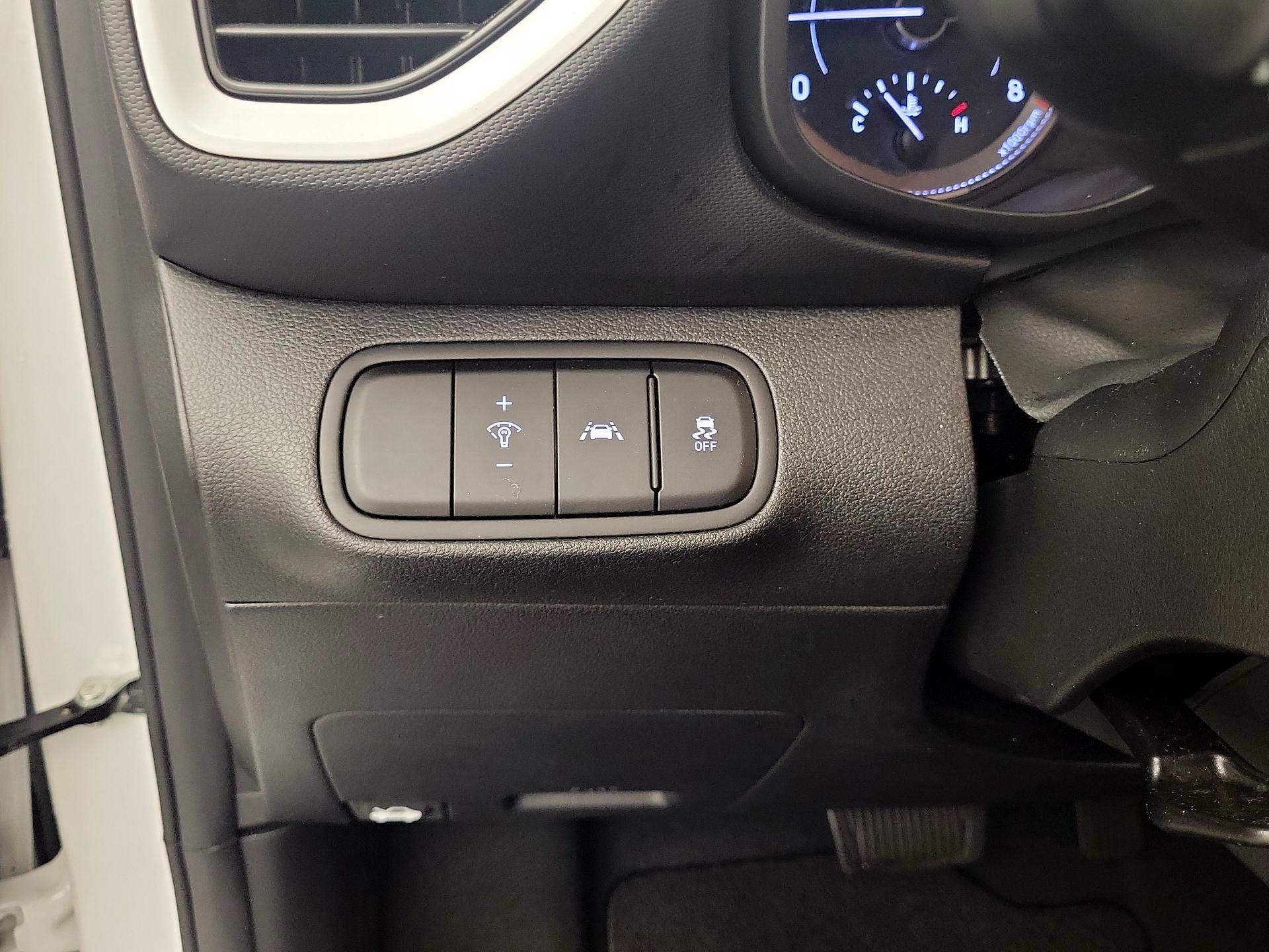 Thumbnail: 2022 Hyundai Venue - 11