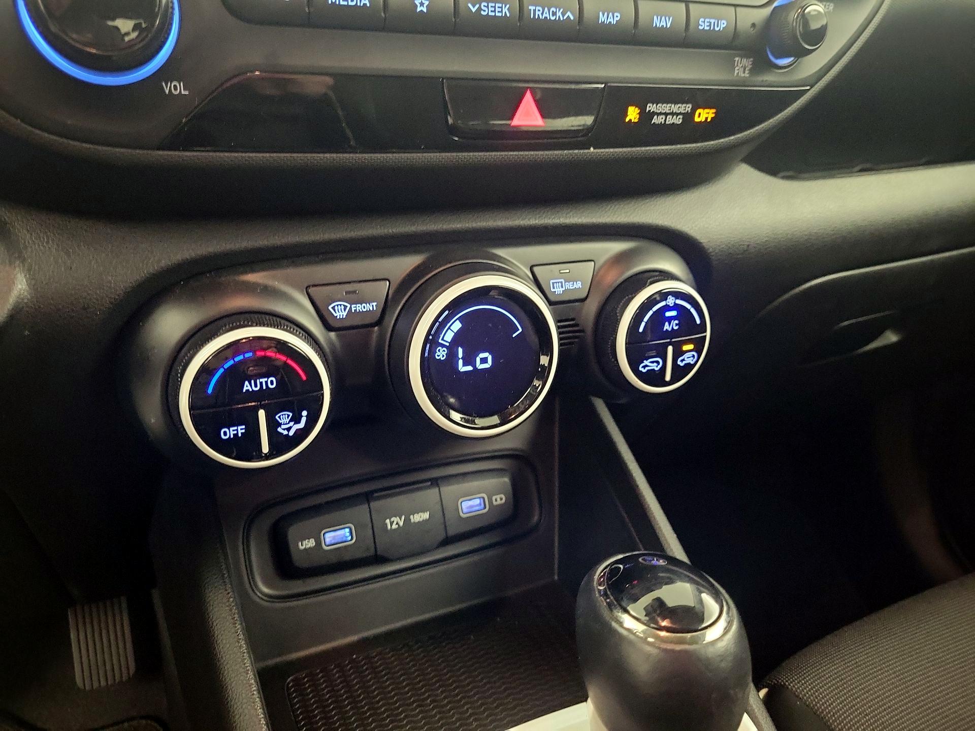 Thumbnail: 2022 Hyundai Venue - 15