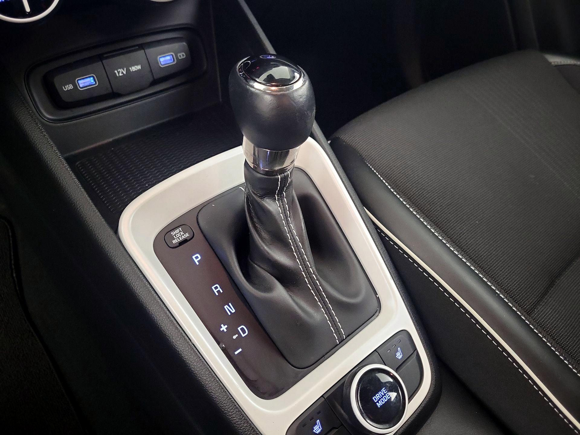 Thumbnail: 2022 Hyundai Venue - 16