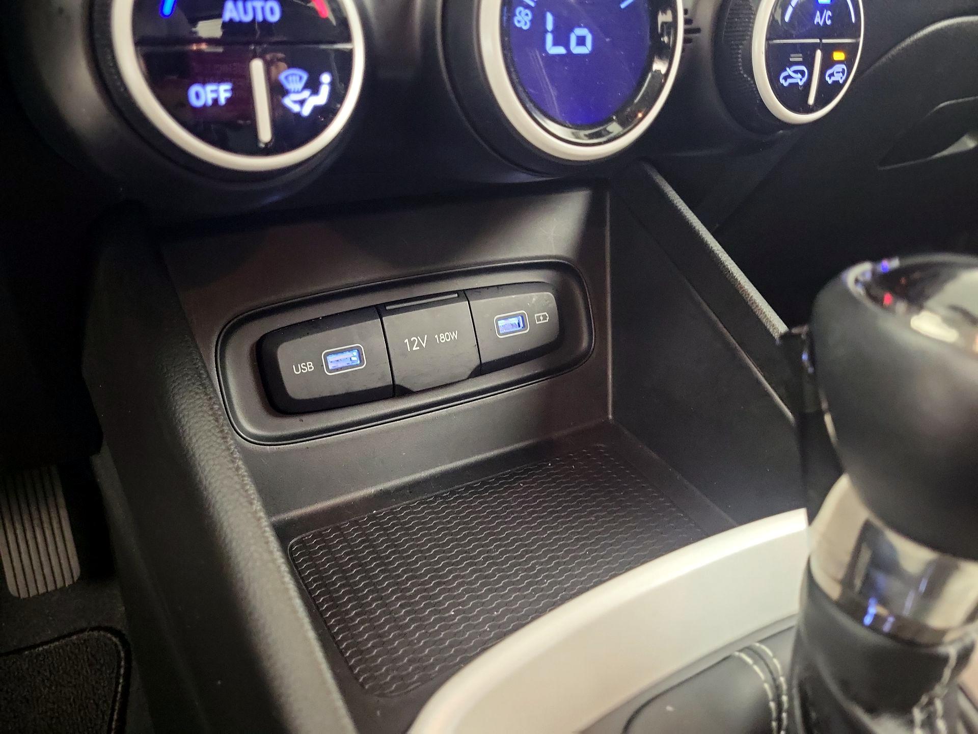 Thumbnail: 2022 Hyundai Venue - 17