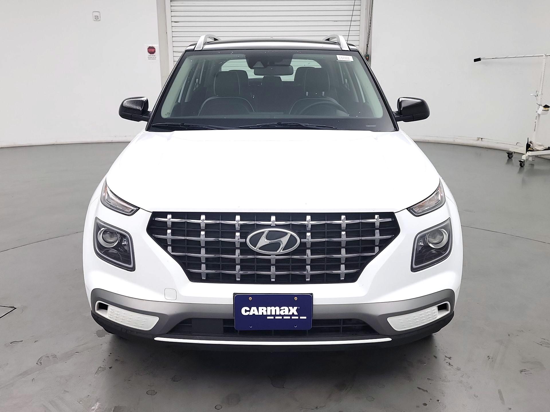 Thumbnail: 2022 Hyundai Venue - 2