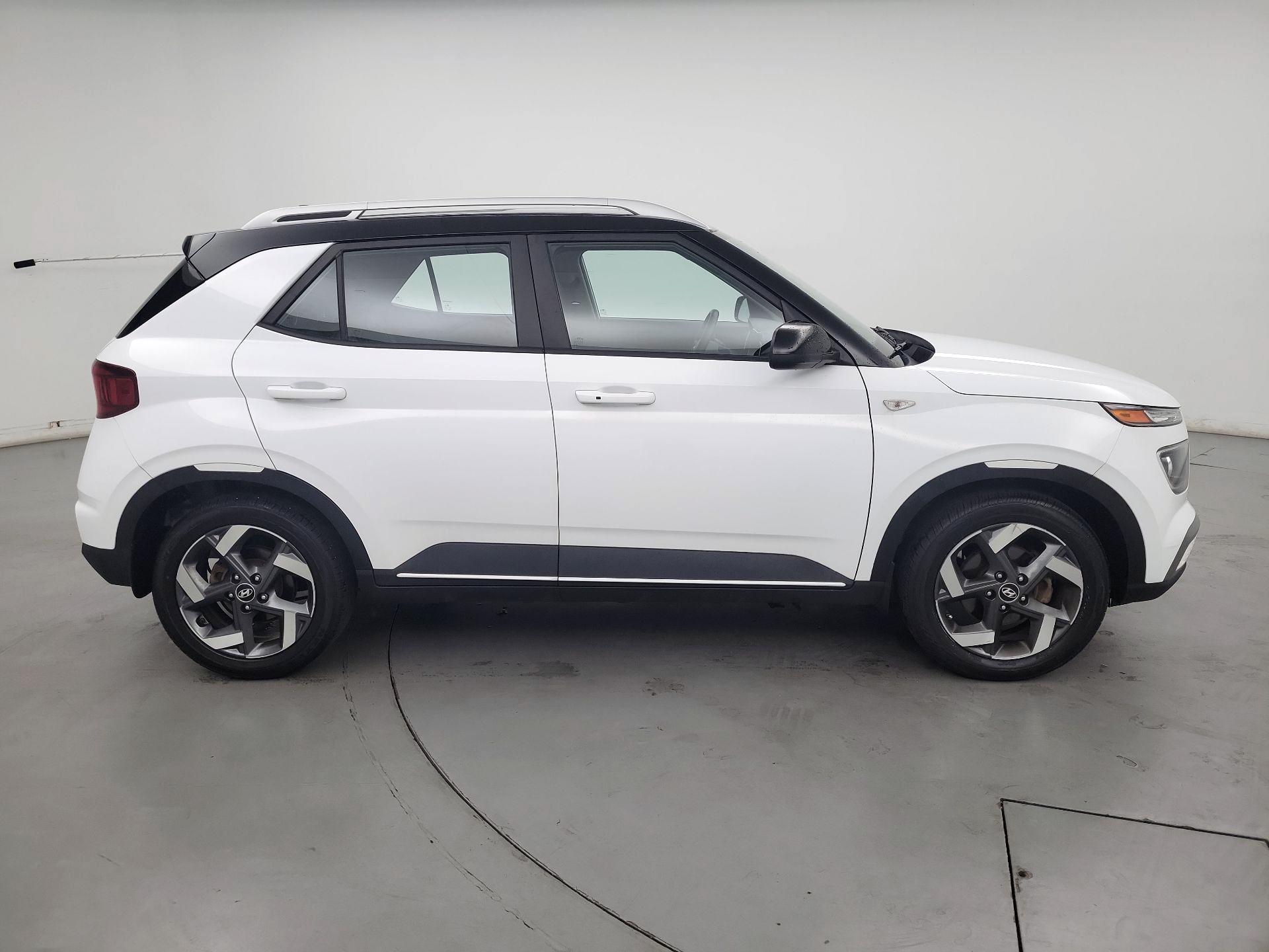 Thumbnail: 2022 Hyundai Venue - 4