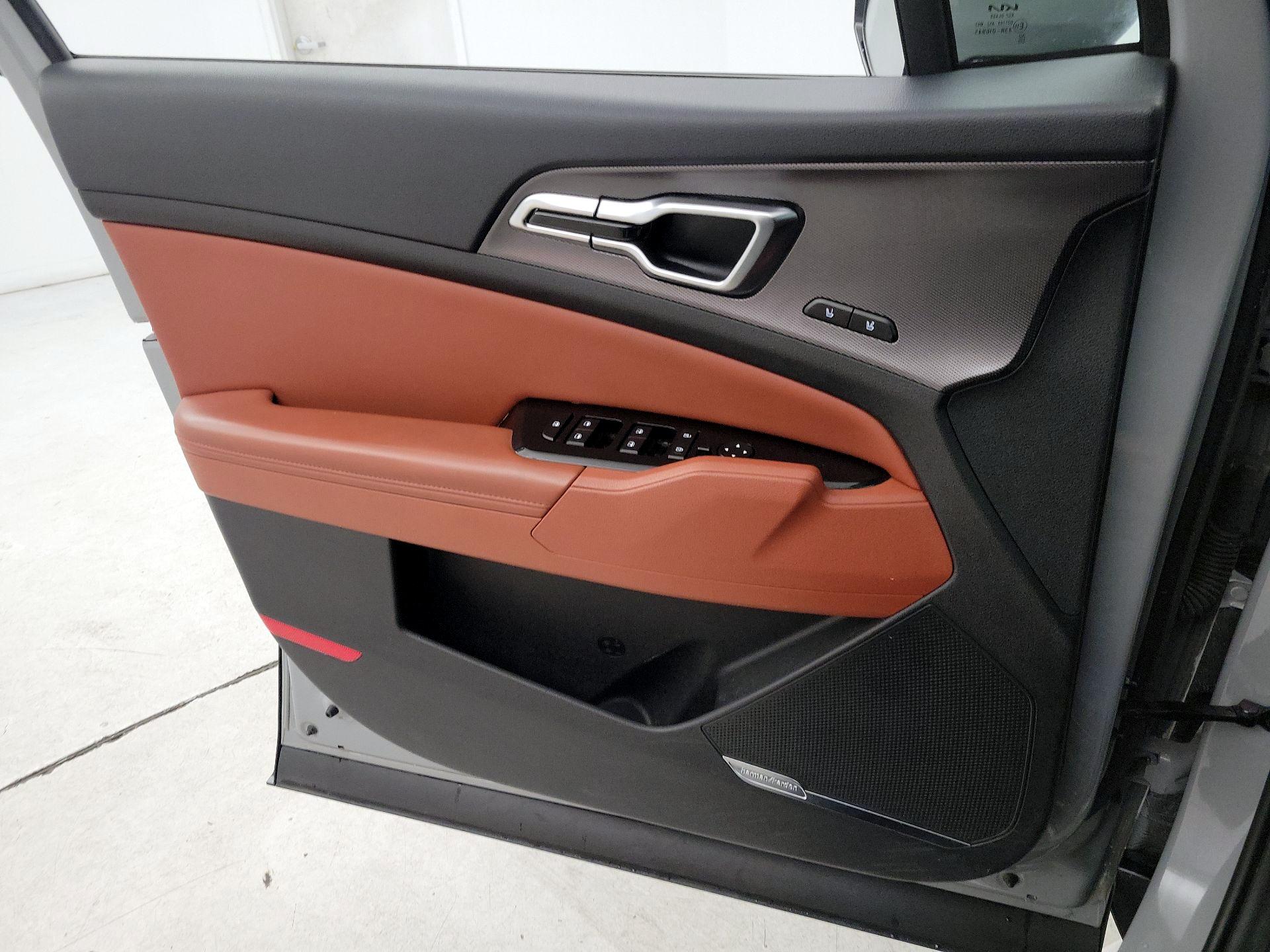 Thumbnail: 2023 Kia Sportage - 12