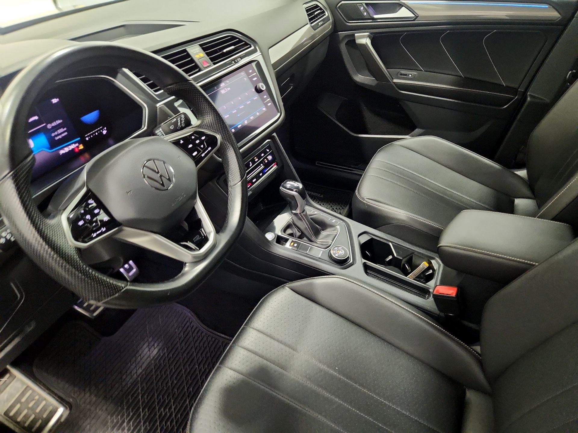 Thumbnail: 2022 Volkswagen Tiguan - 11