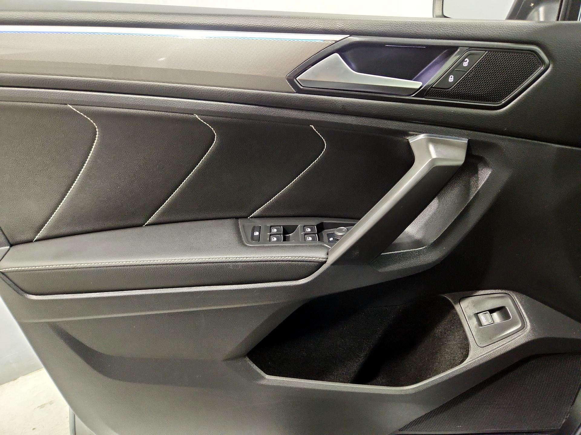 Thumbnail: 2022 Volkswagen Tiguan - 12