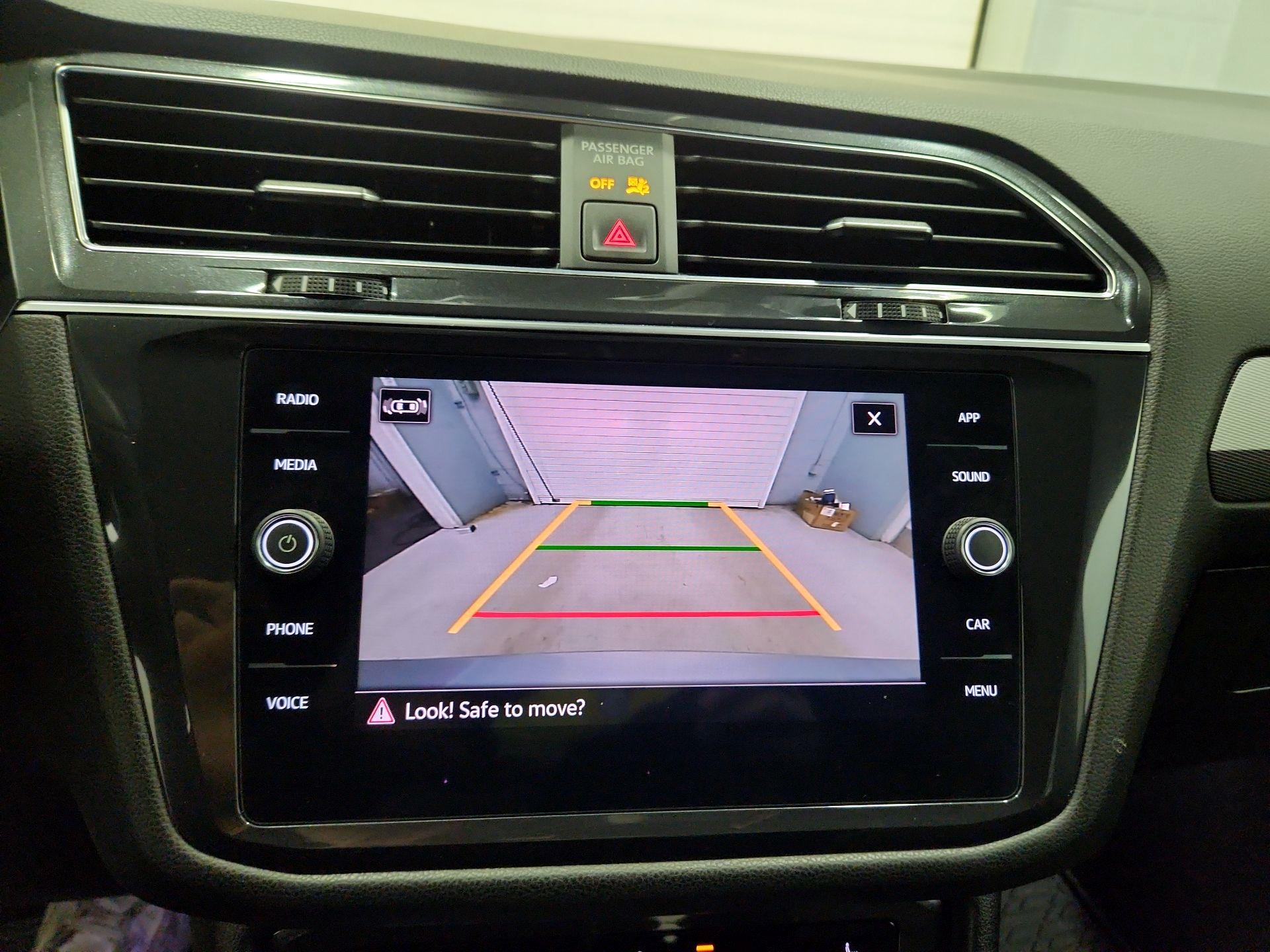 Thumbnail: 2022 Volkswagen Tiguan - 14