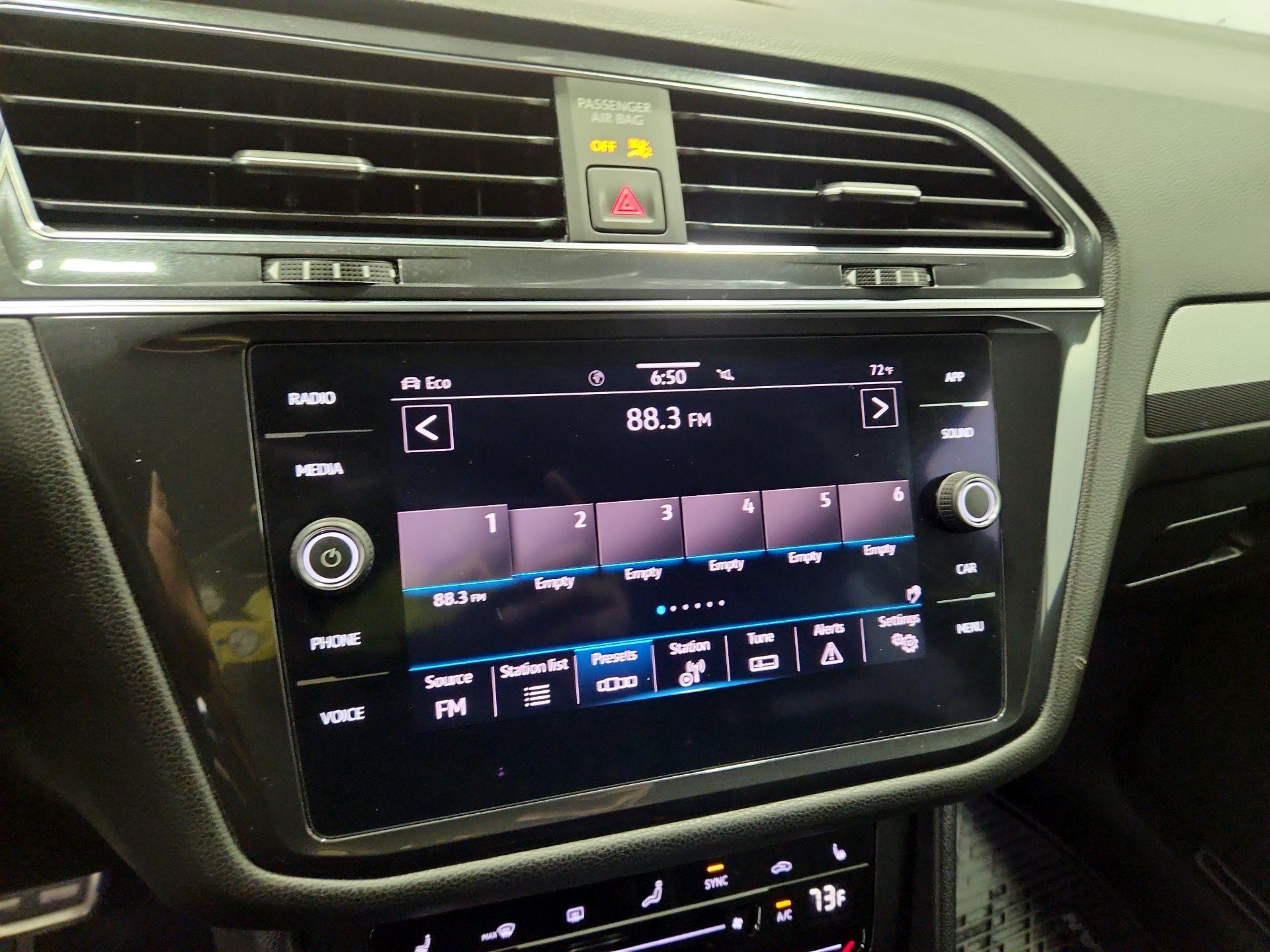 Thumbnail: 2022 Volkswagen Tiguan - 15