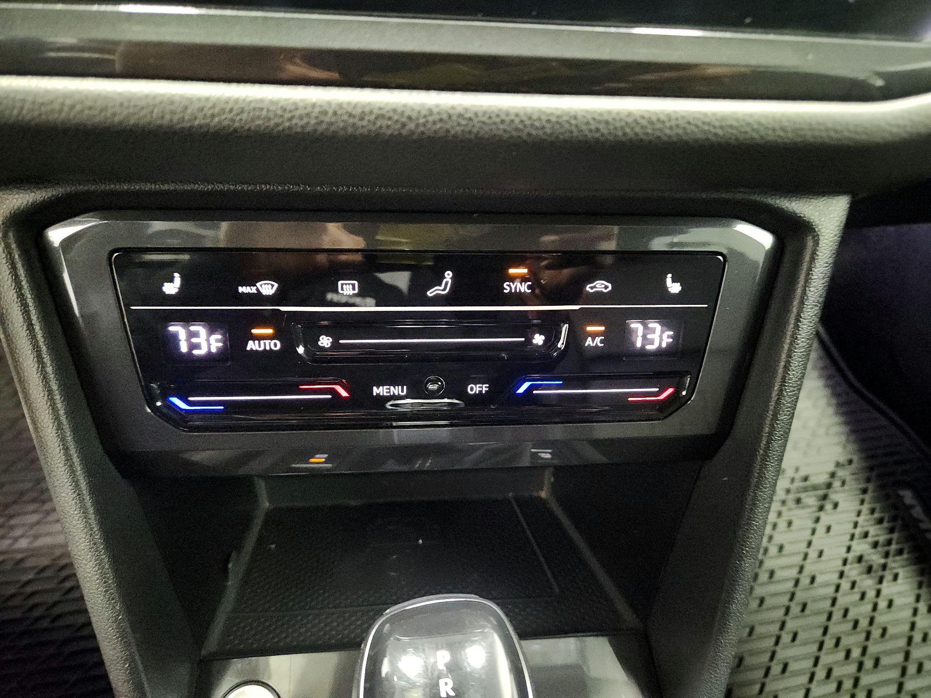 Thumbnail: 2022 Volkswagen Tiguan - 16