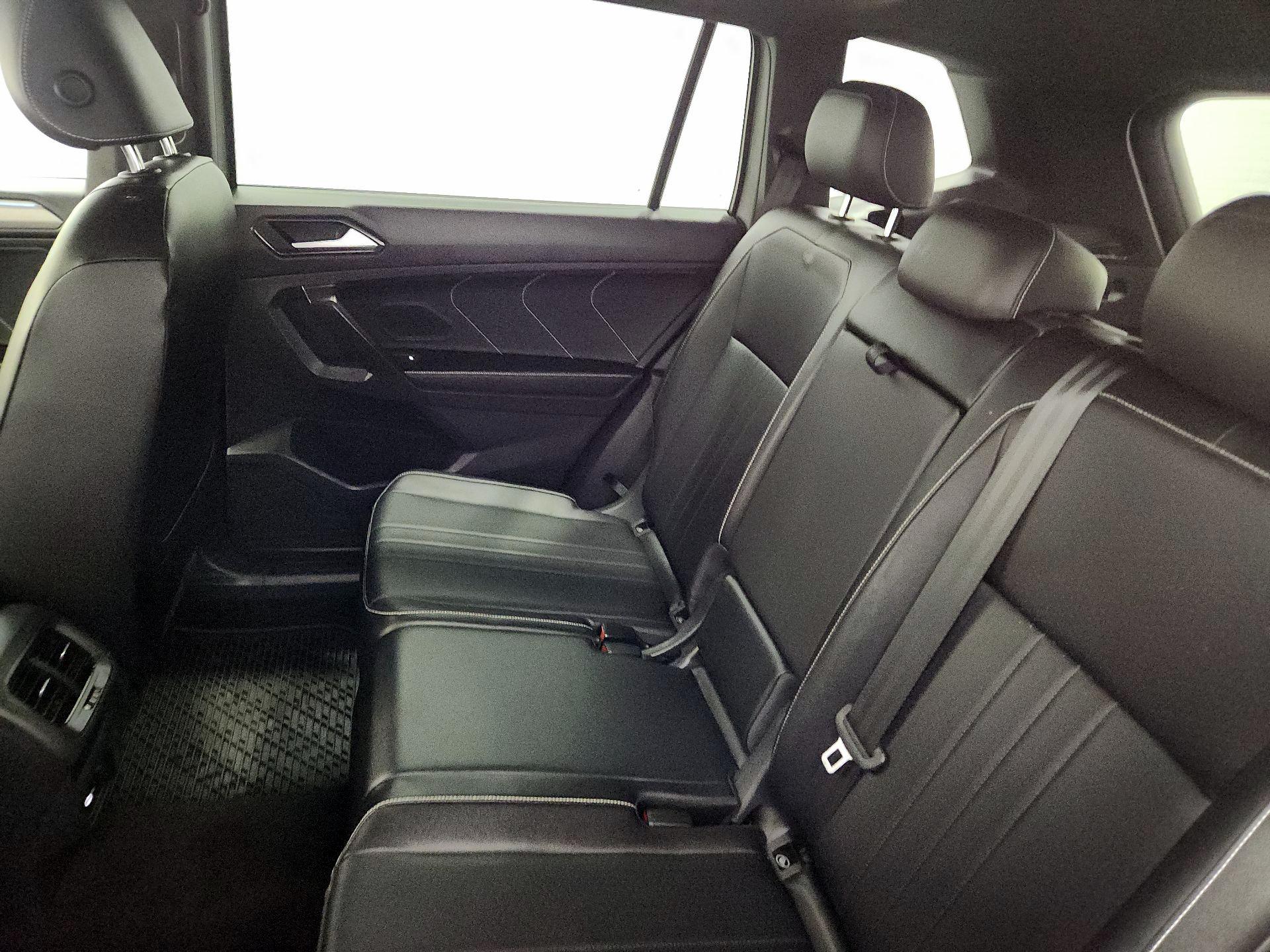 Thumbnail: 2022 Volkswagen Tiguan - 19