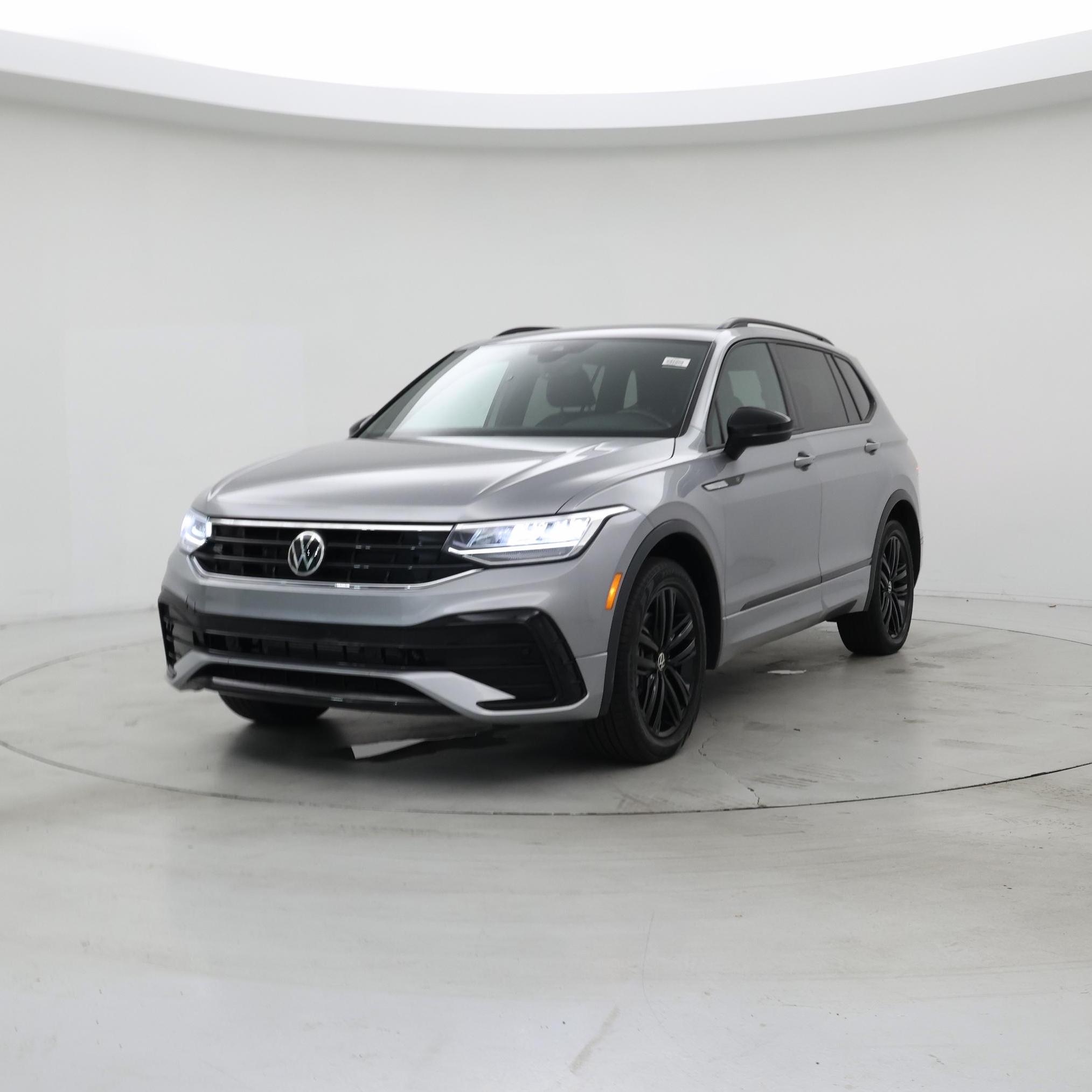 Thumbnail: 2022 Volkswagen Tiguan - 4