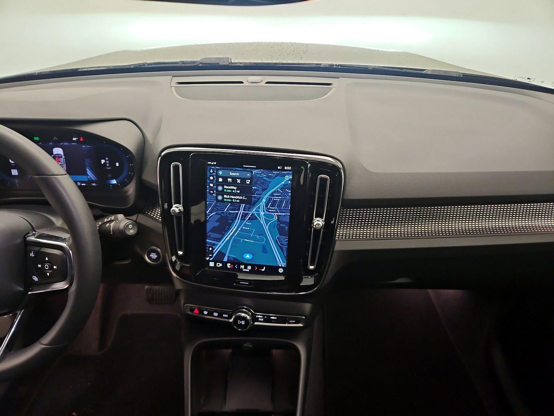 Thumbnail: 2024 Volvo XC40 - 9