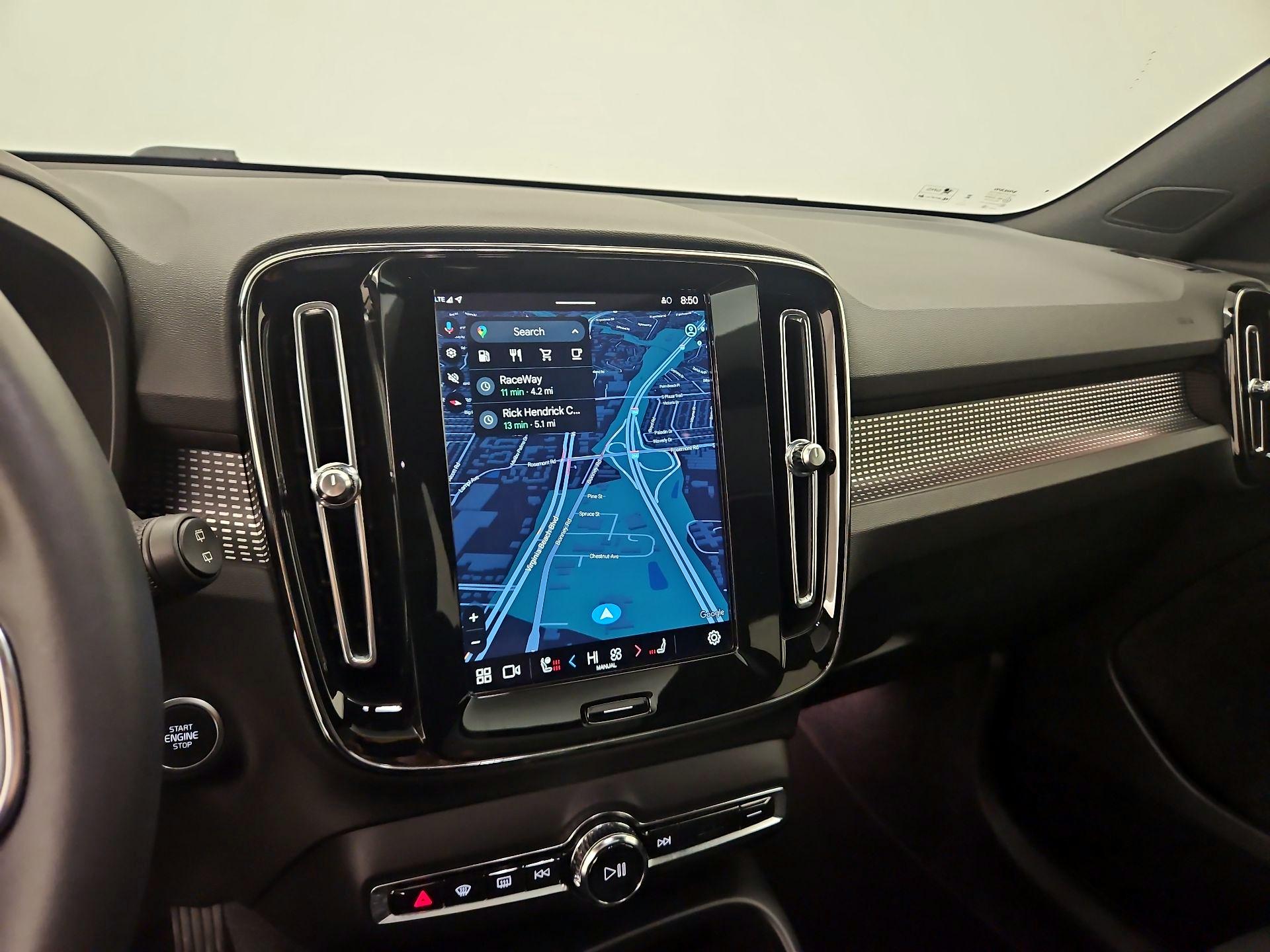 Thumbnail: 2024 Volvo XC40 - 14