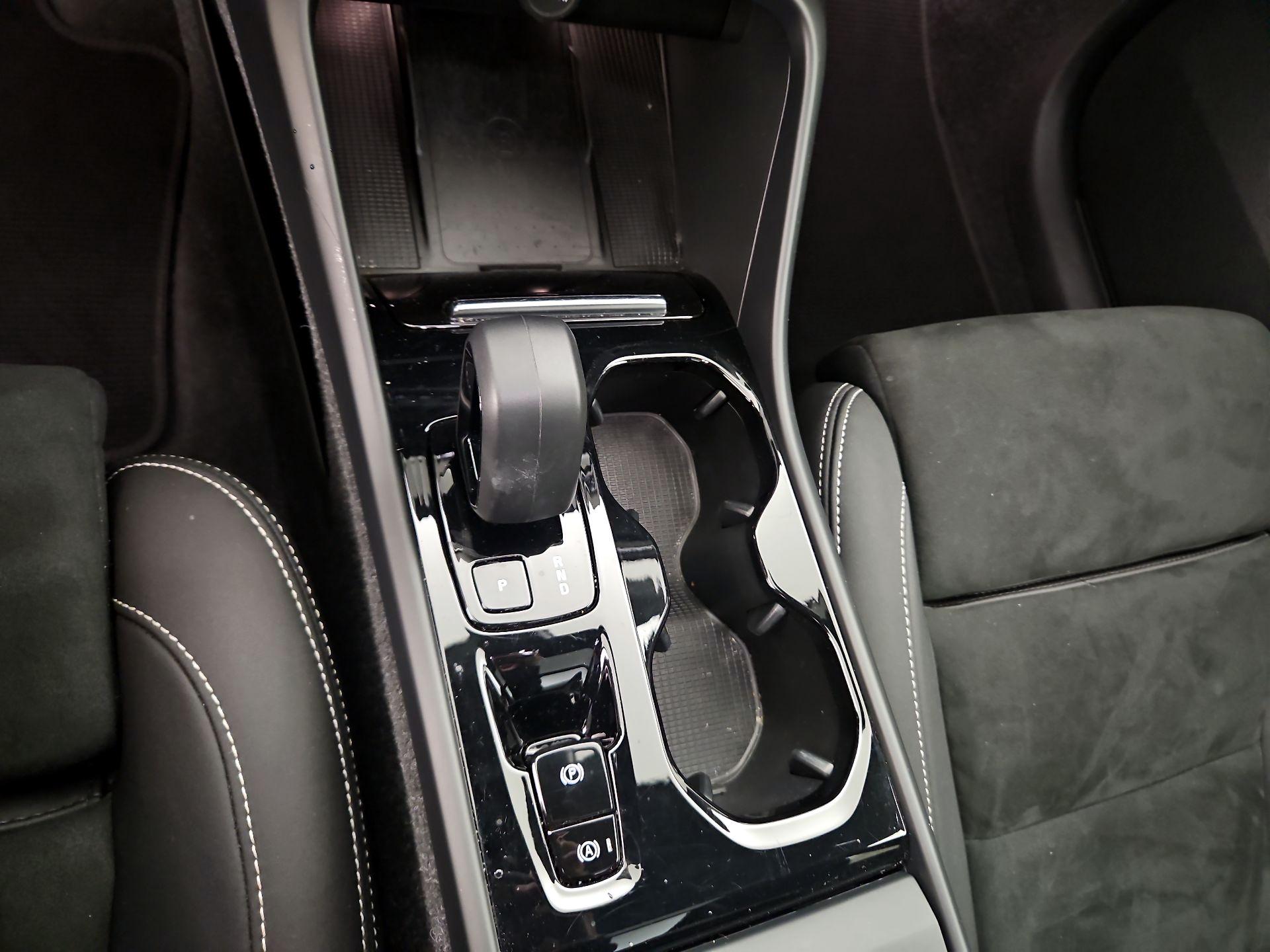 Thumbnail: 2024 Volvo XC40 - 18