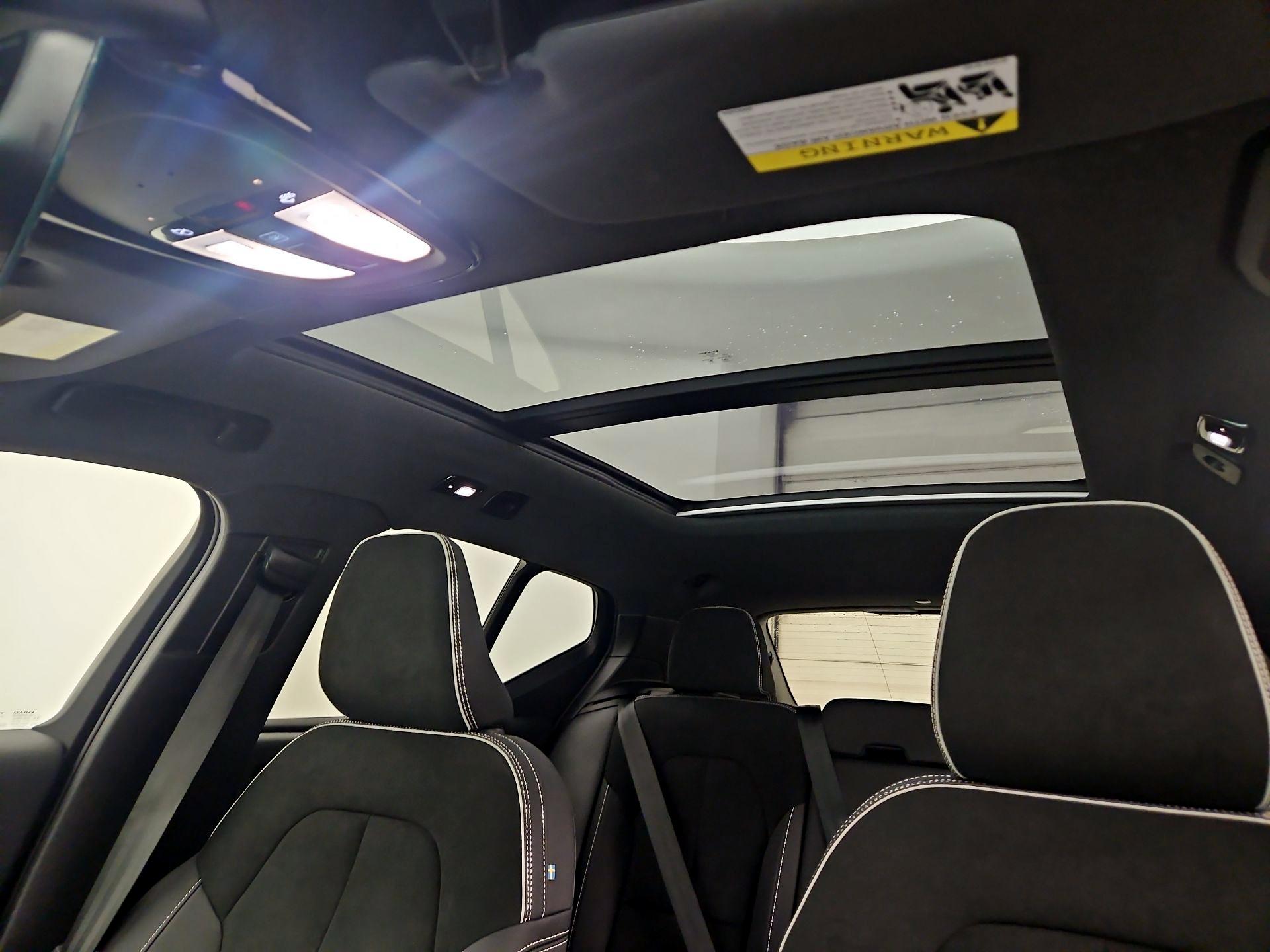 Thumbnail: 2024 Volvo XC40 - 20