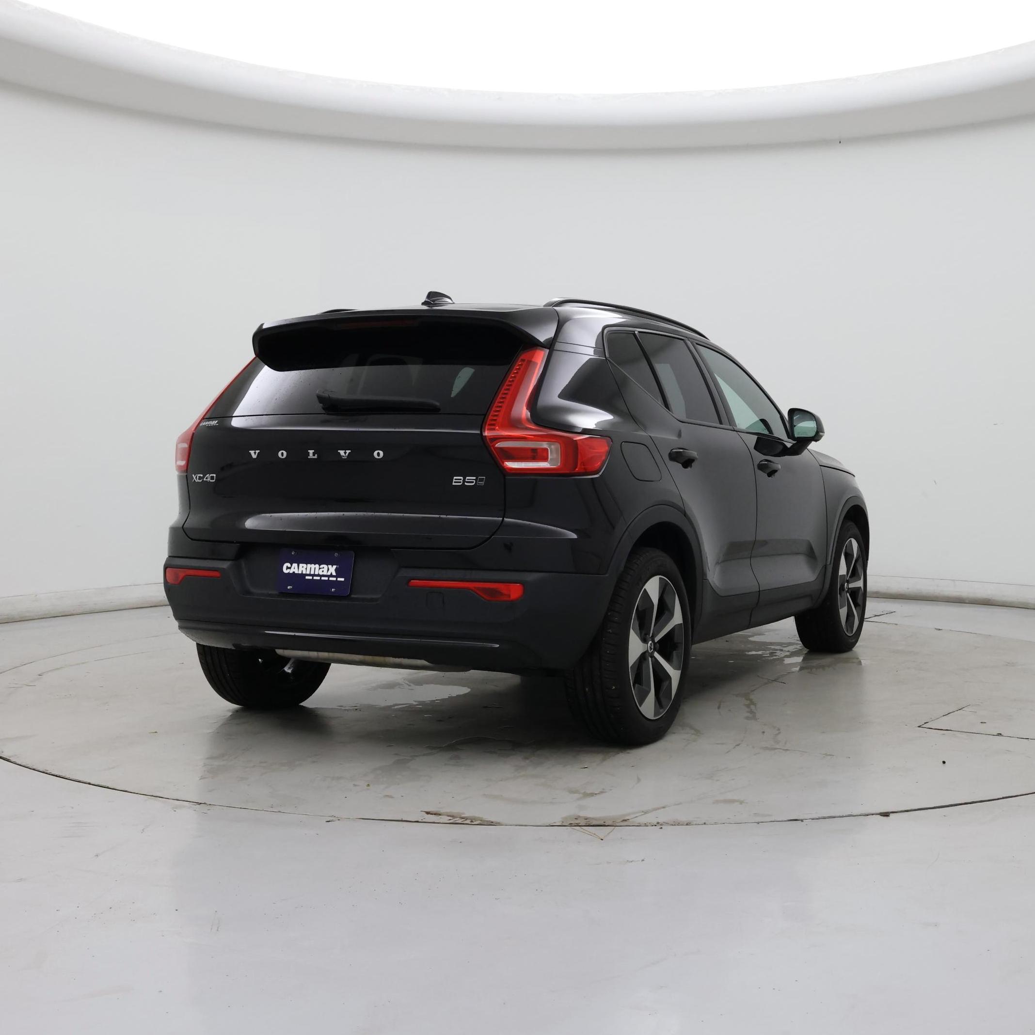Thumbnail: 2024 Volvo XC40 - 8