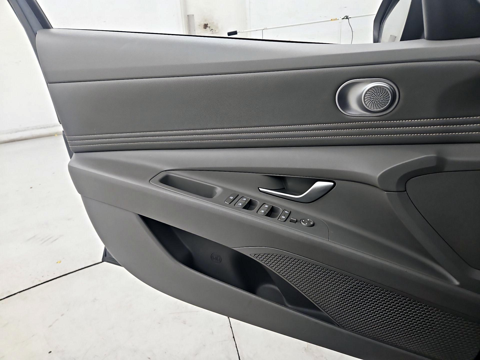 Thumbnail: 2023 Hyundai Elantra - 12