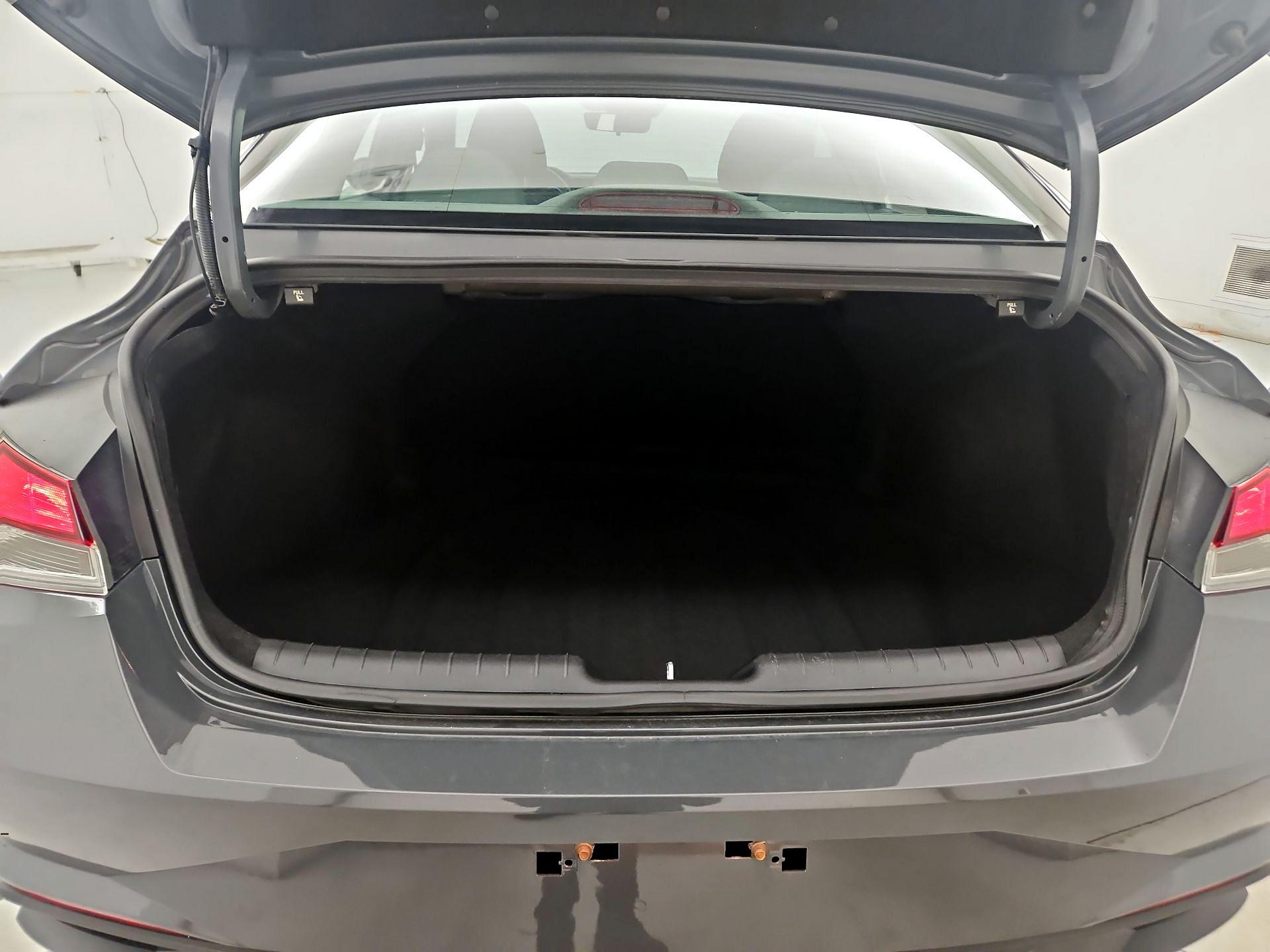 Thumbnail: 2023 Hyundai Elantra - 20