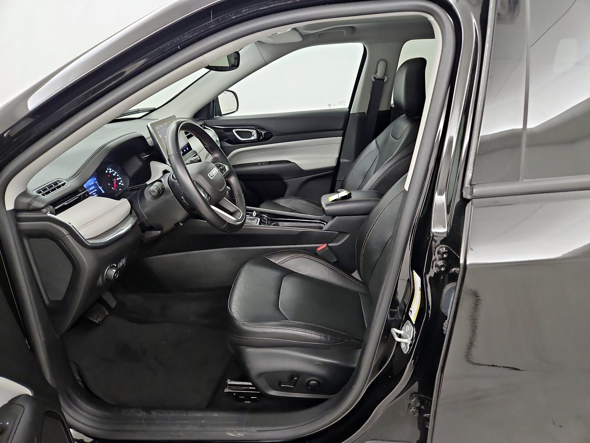 Thumbnail: 2022 Jeep Compass - 11