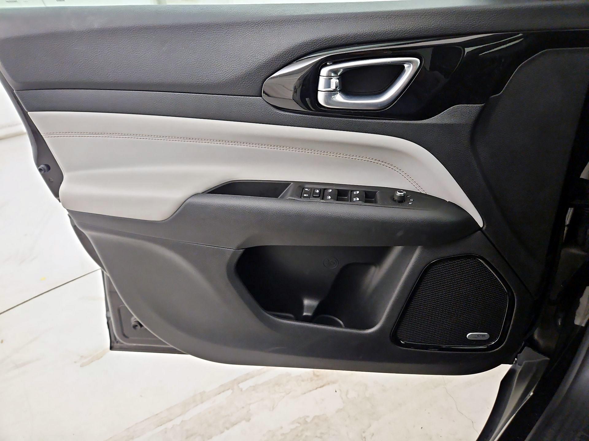 Thumbnail: 2022 Jeep Compass - 12