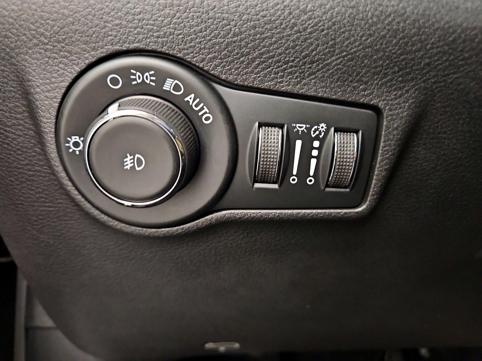 Thumbnail: 2022 Jeep Compass - 13