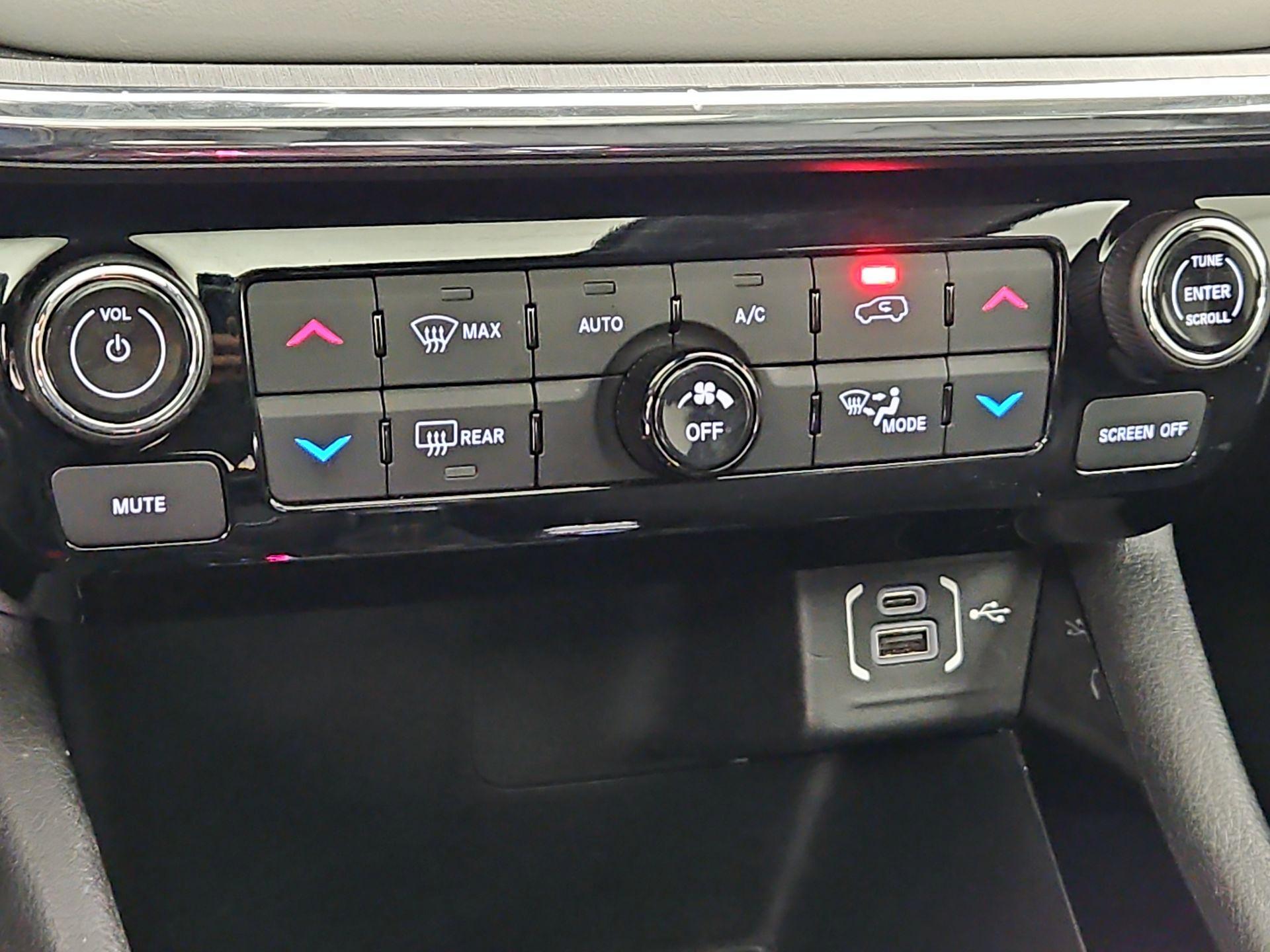 Thumbnail: 2022 Jeep Compass - 16